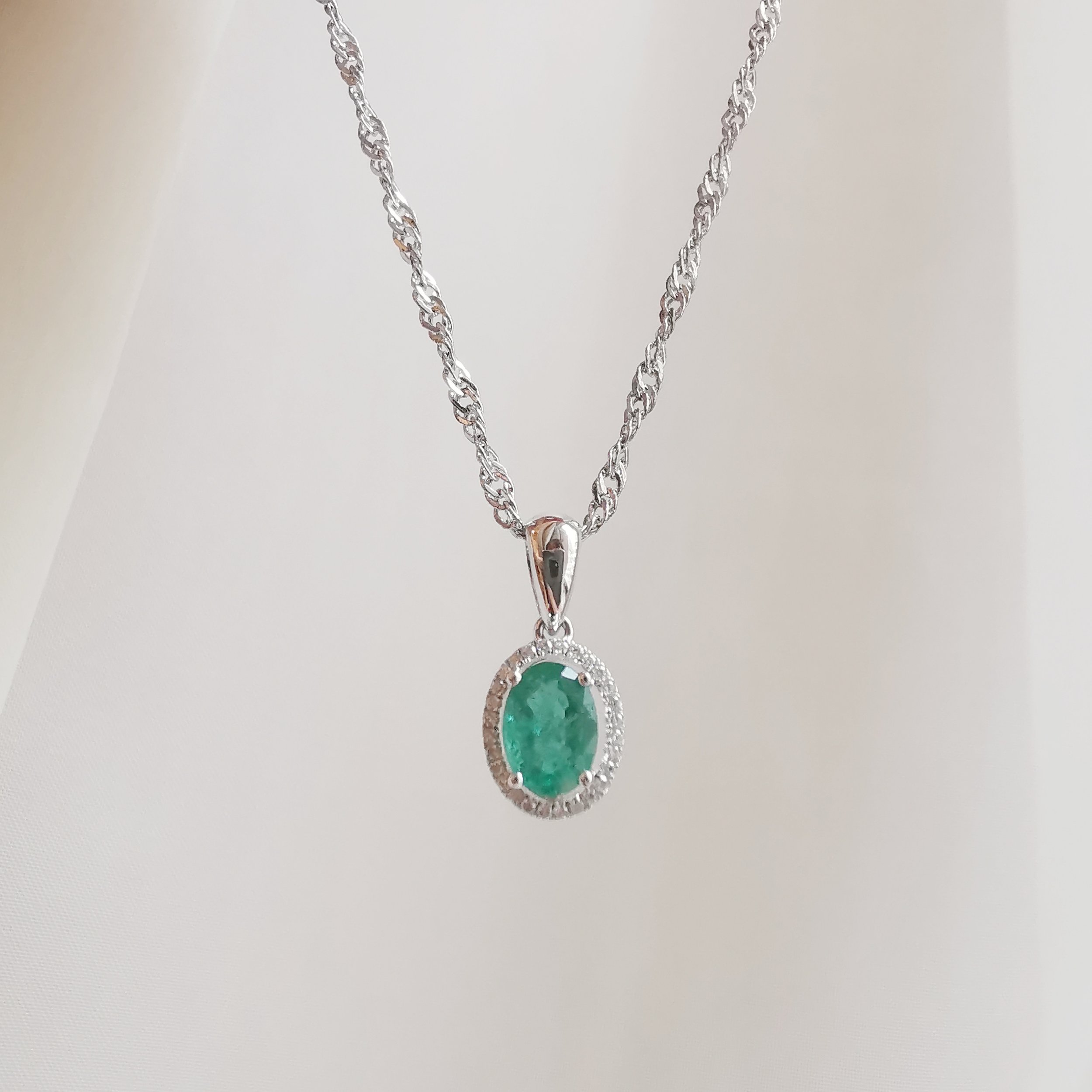 EmeraldPendant-1-3.jpeg
