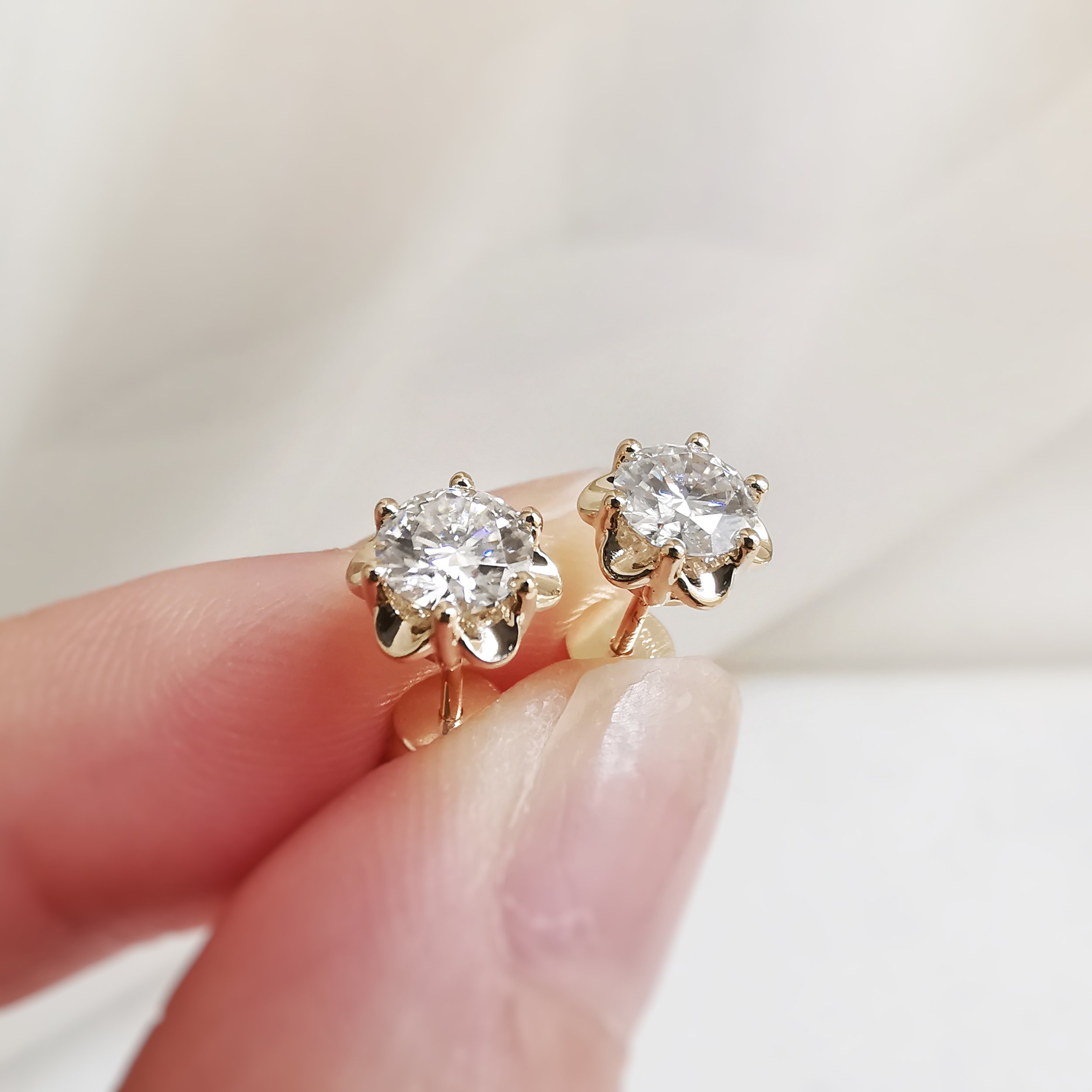 14K Pierre Solitaire Moisannite Stud Earrings 4.jpeg