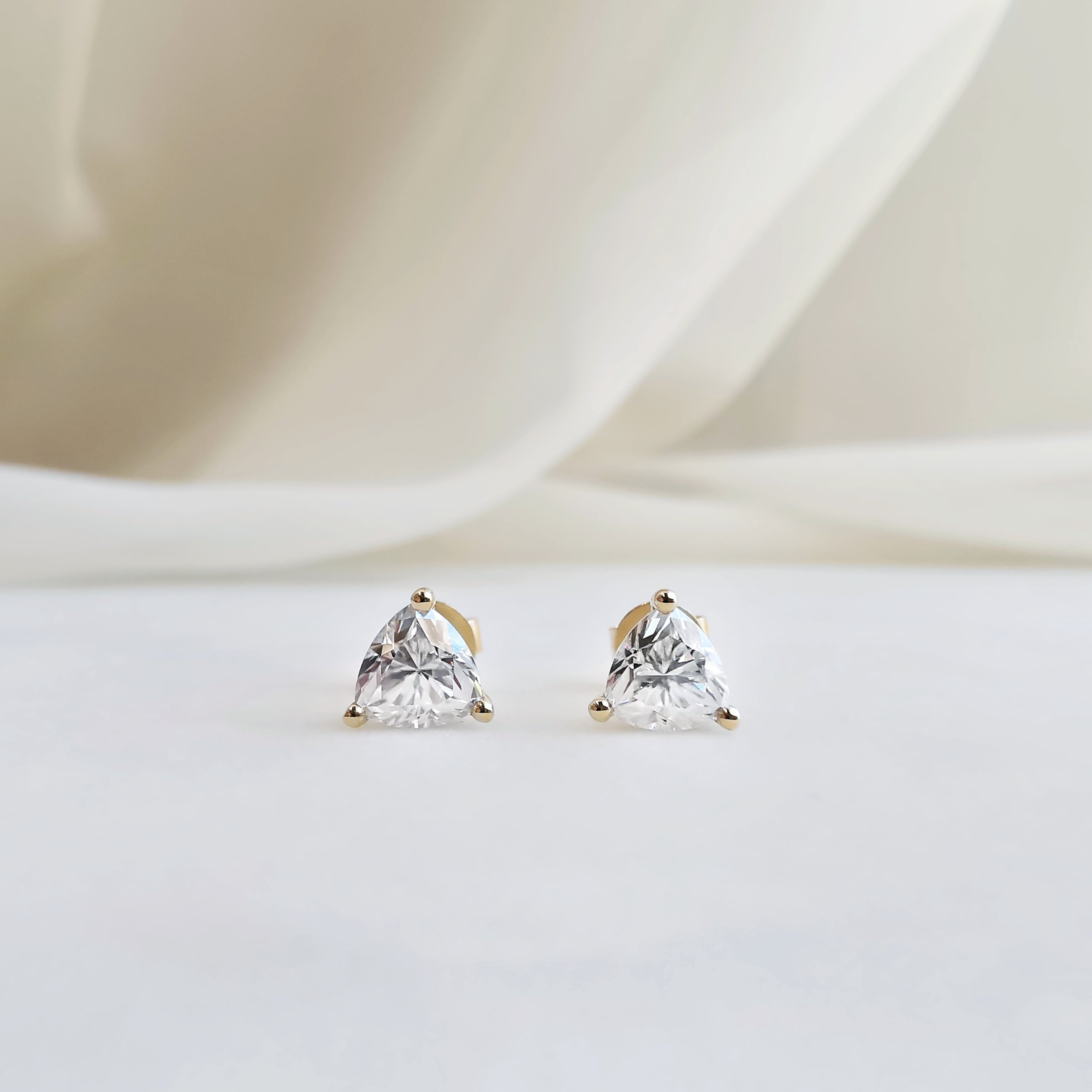 14K Vivant Solitaire Moissanite Stud Earrings (0.30CTS) — Lovélle Jewellery