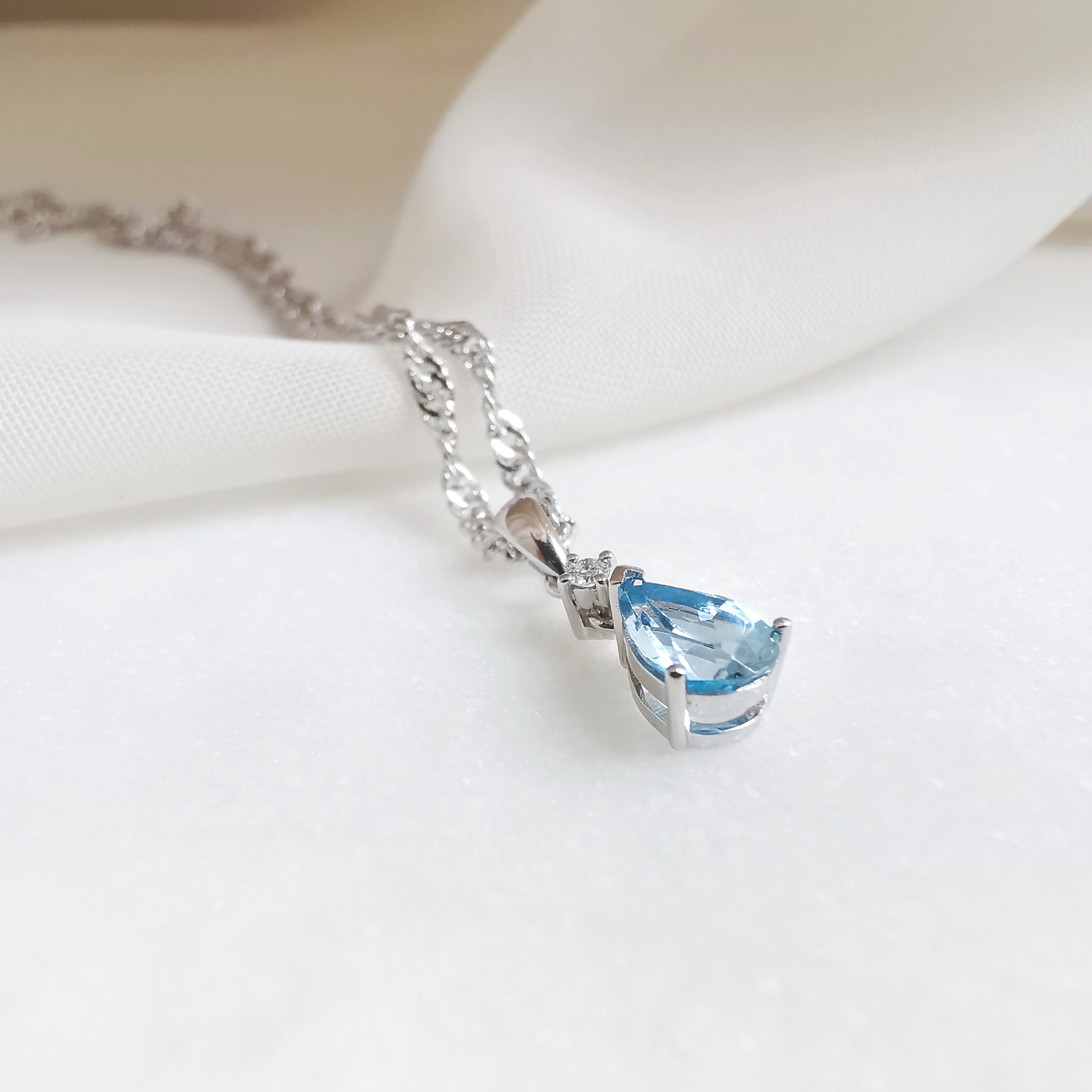 18K Luzhu Blue Topaz Pendant with Diamond 3.jpeg