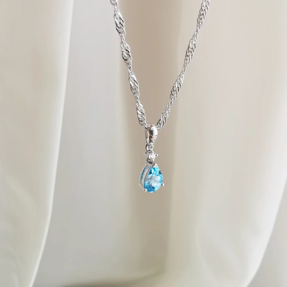 18K Luzhu Blue Topaz Pendant with Diamond — Lovélle Jewellery
