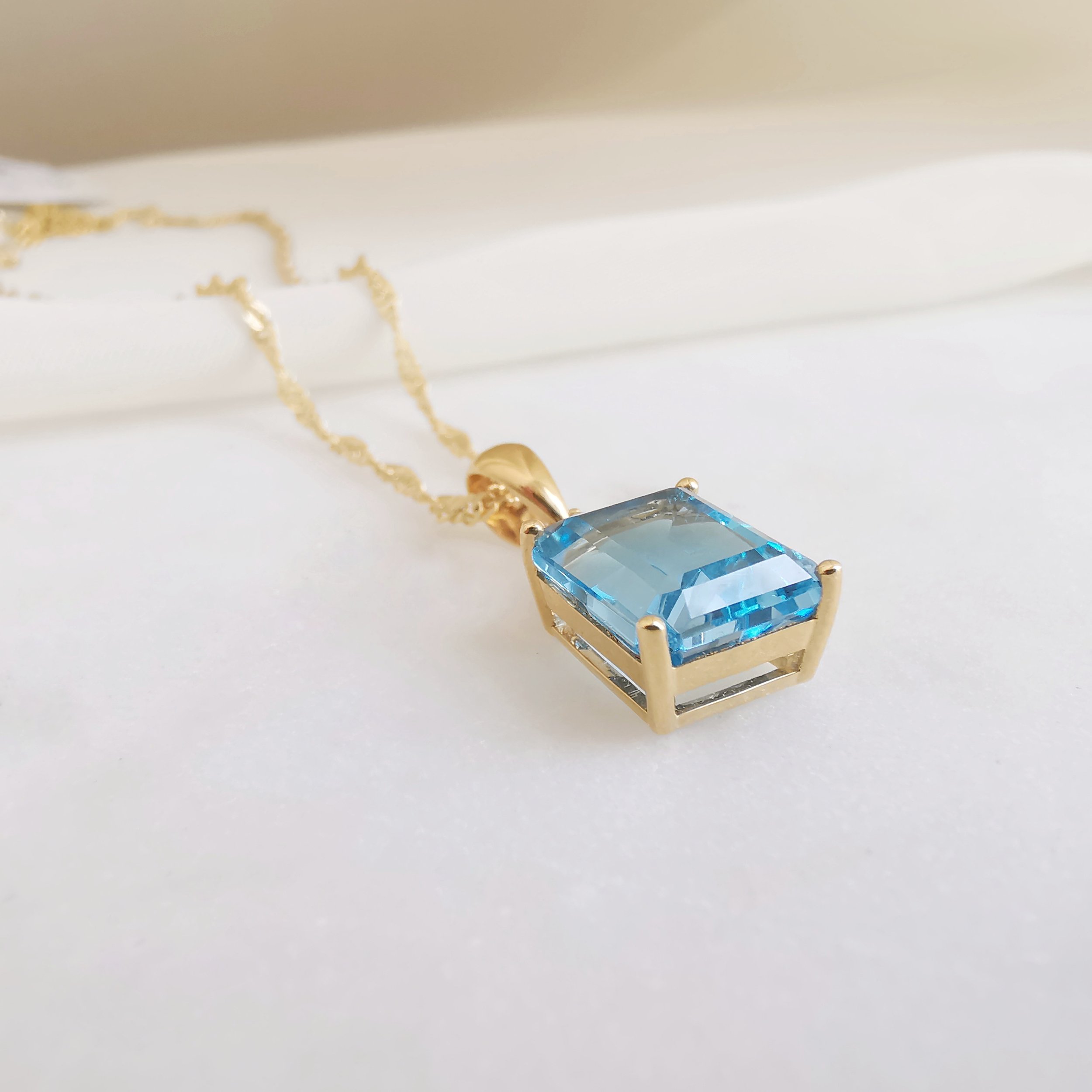 18K Miroiter Emerald Blue Topaz Pendant with Diamond 3.jpeg