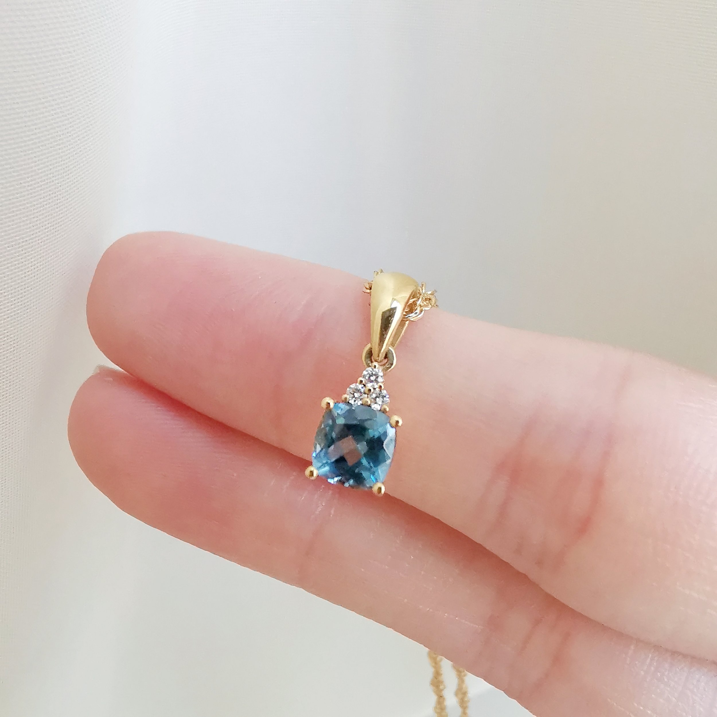 18K Oreiller Blue Topaz Pendant with Diamond 2.jpeg
