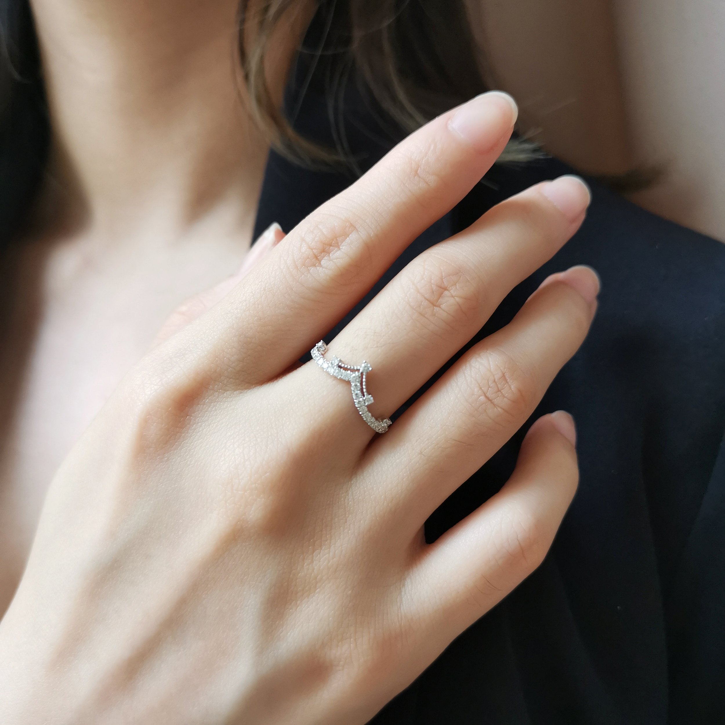 18K Tiara Chevron Diamond Band 8.jpeg
