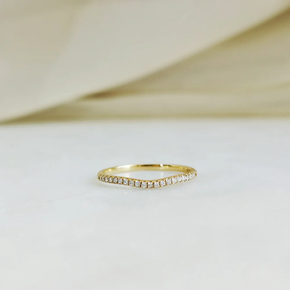 18K Petite Curve Diamond Band — Lovélle Jewellery