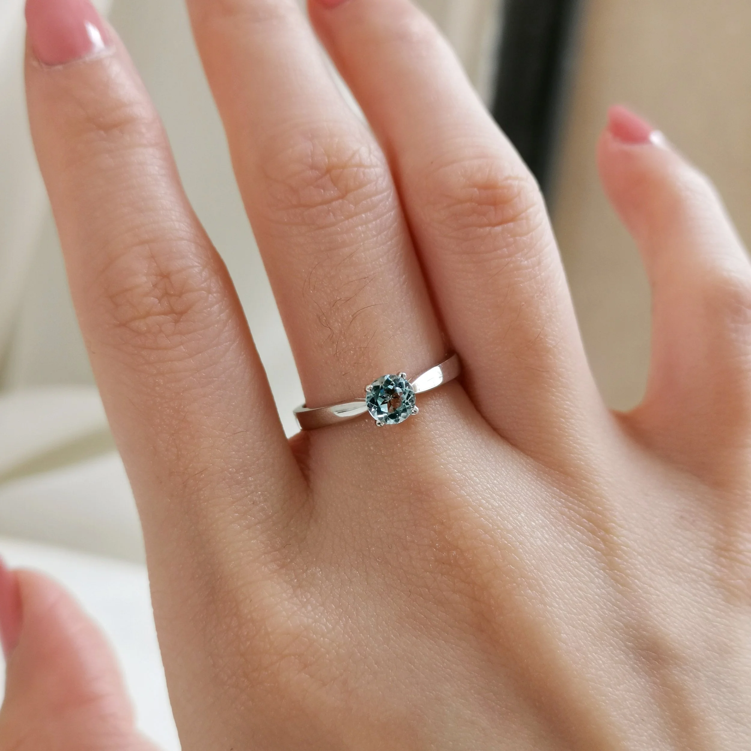 Classic round Aquamarine ring