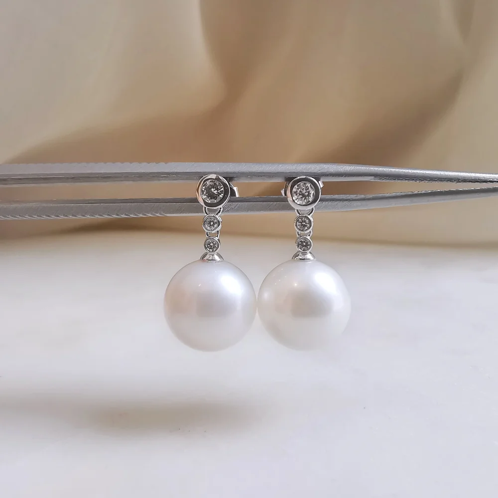 18K Circular Diamond Akoya Pearl Earring — Lovélle Jewellery