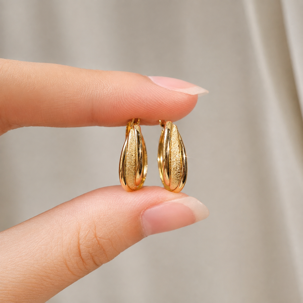 JP-CH210-18K-AURELIA-EARRINGS-02.png