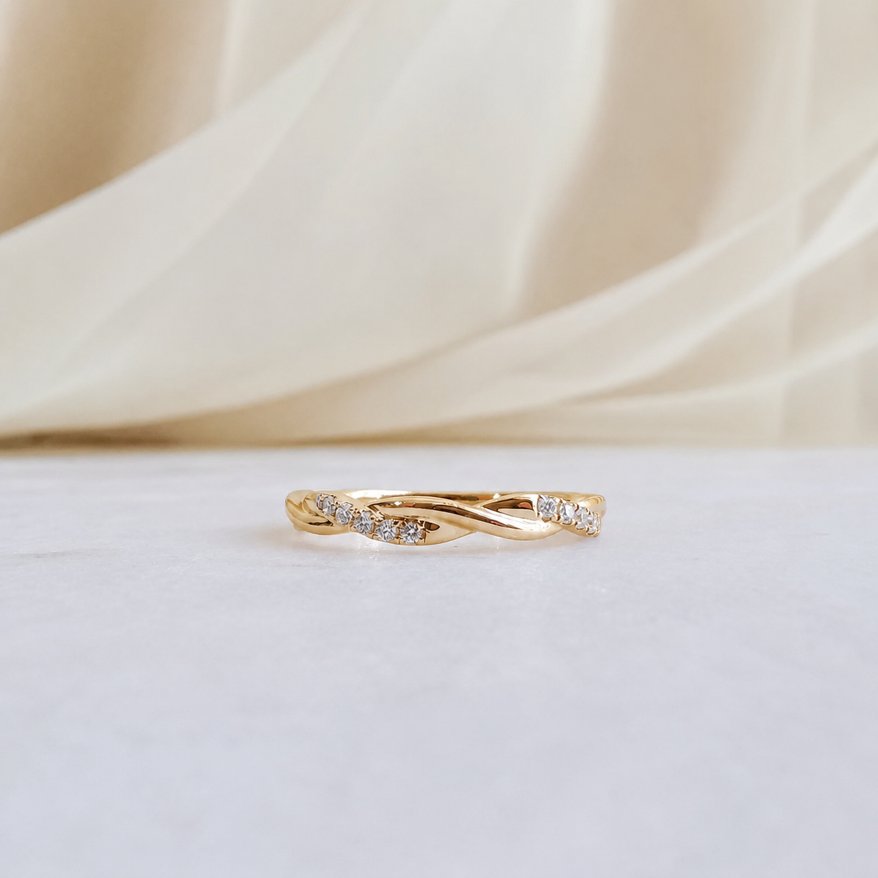 Daphne Twist Band with Diamond