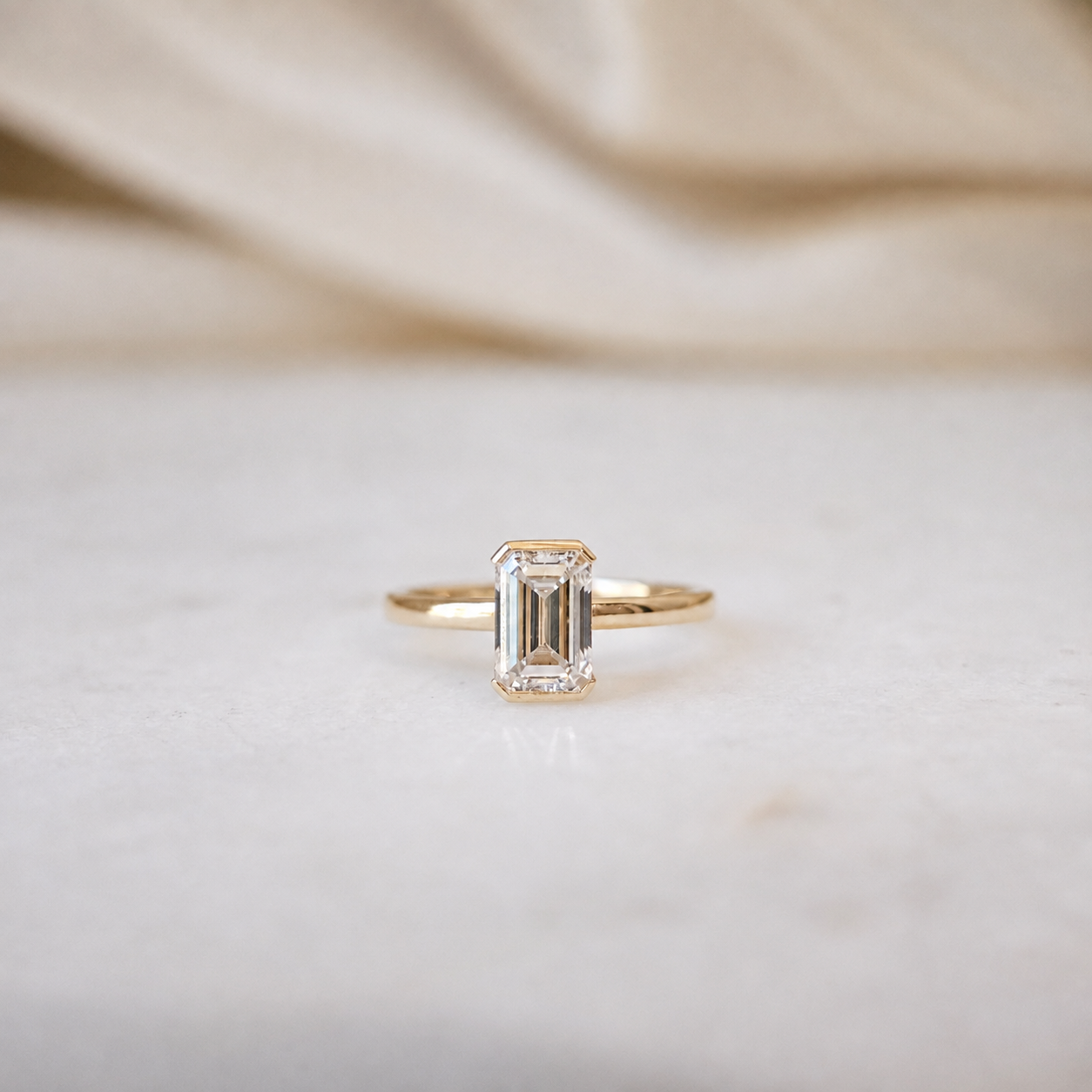 UGR4621-Elara Half-Bezel Ring-06.png