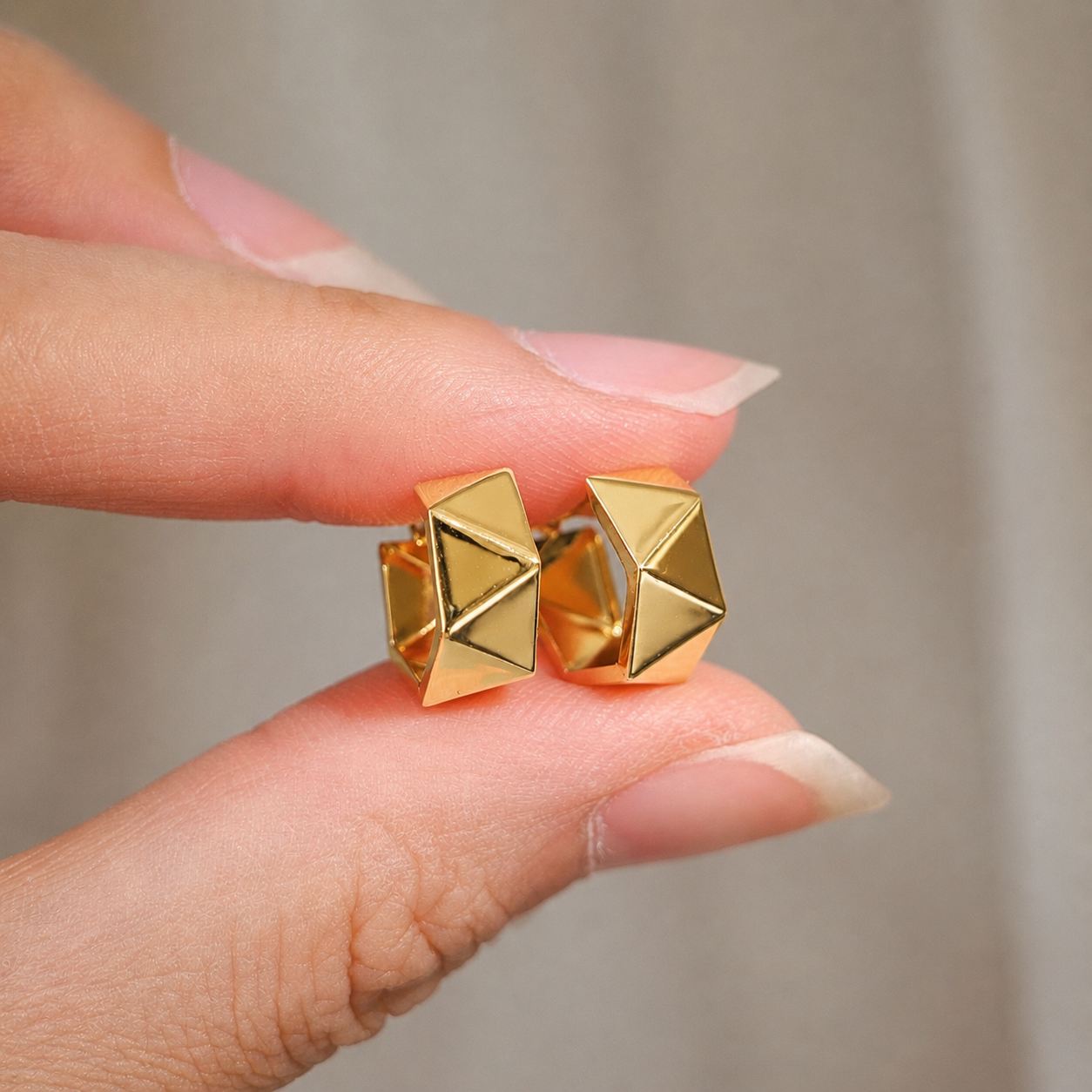 JP-AK-2705-18K-GEOMETRIC-DROP-EARRINGS-05.png