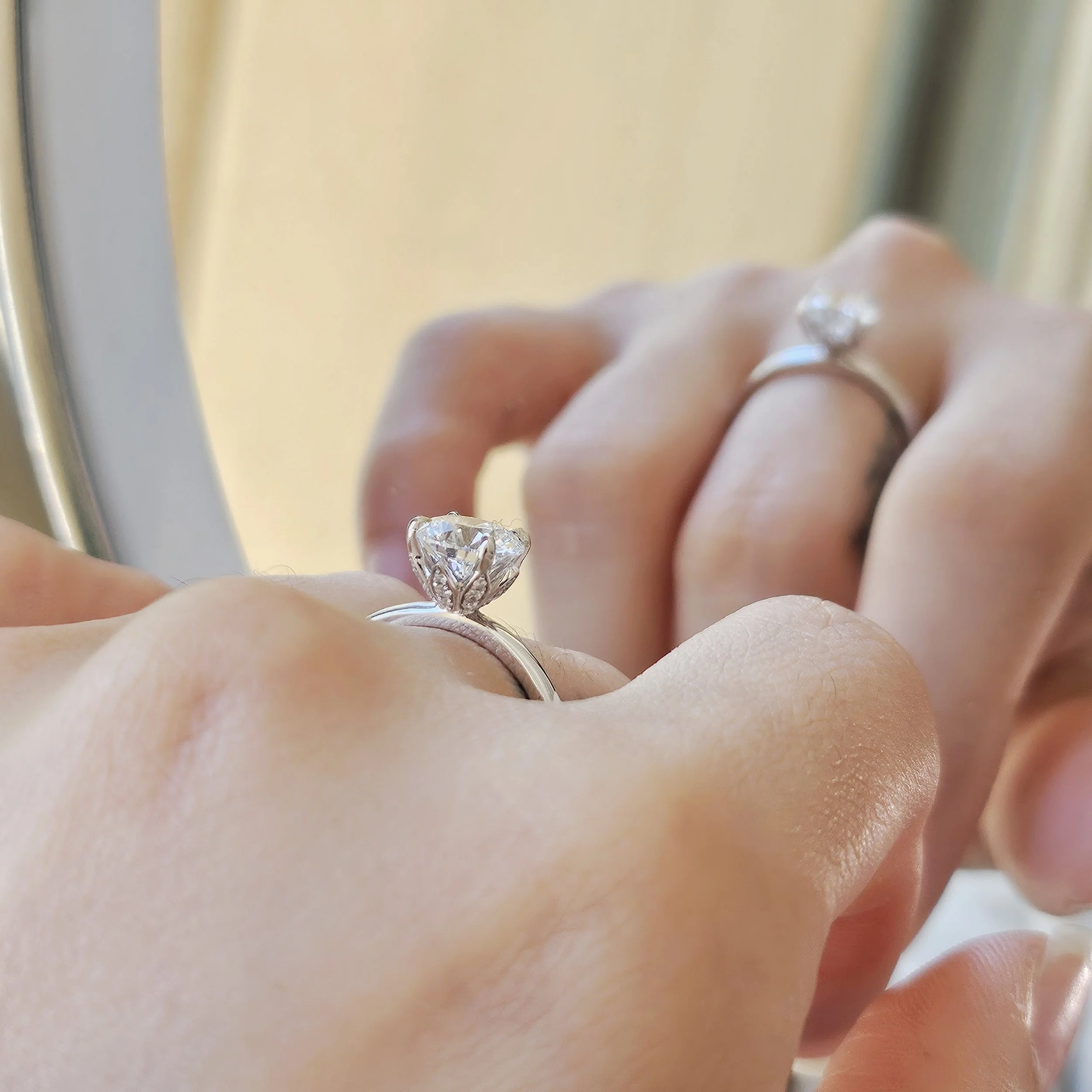 IGI775631866-The Lotus Round Diamond Ring-05.jpeg