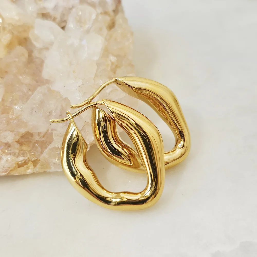 18K Chunky Hoop Earrings (Custom Order 4-6 weeks) — Lovélle