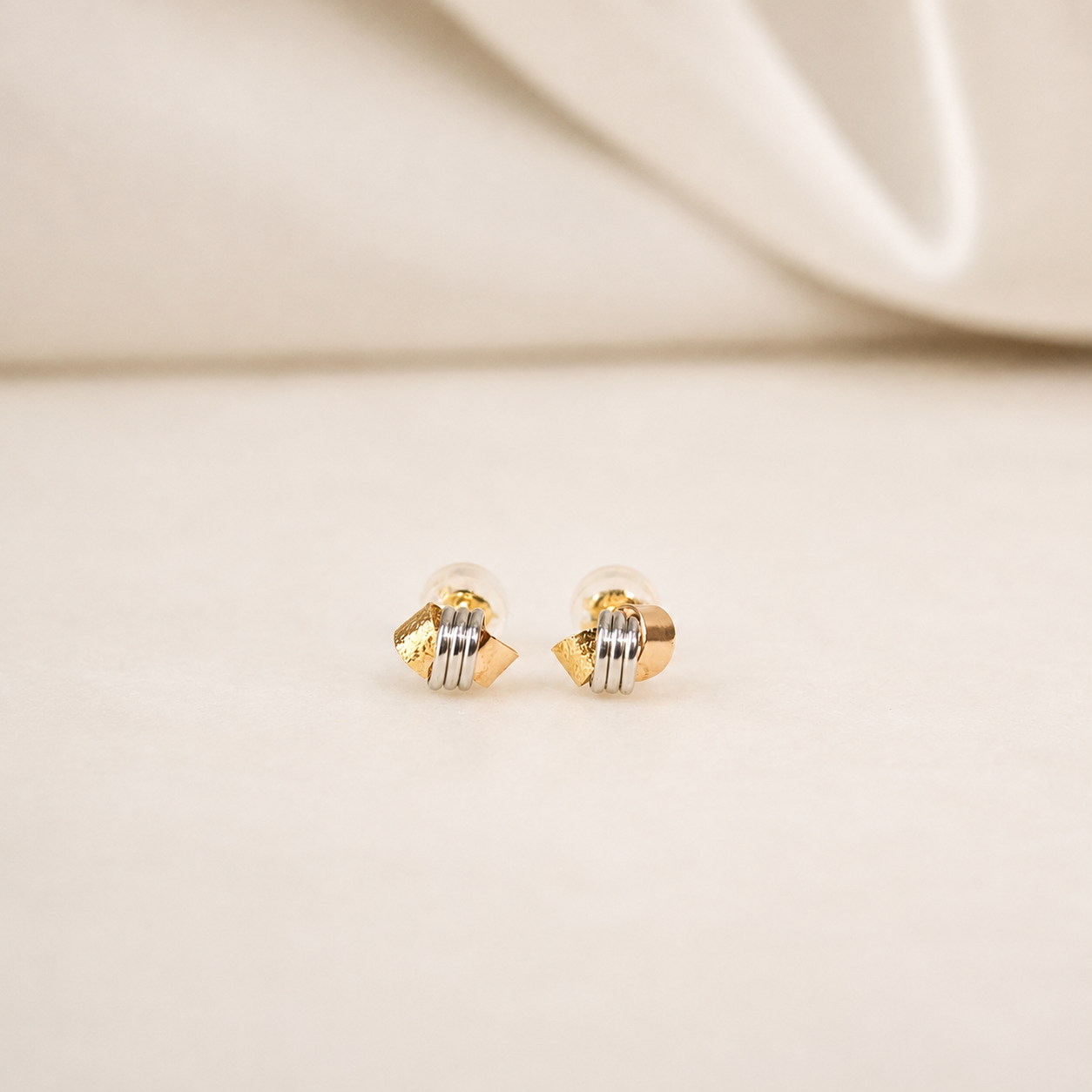 Heart Kiss Stud Earrings