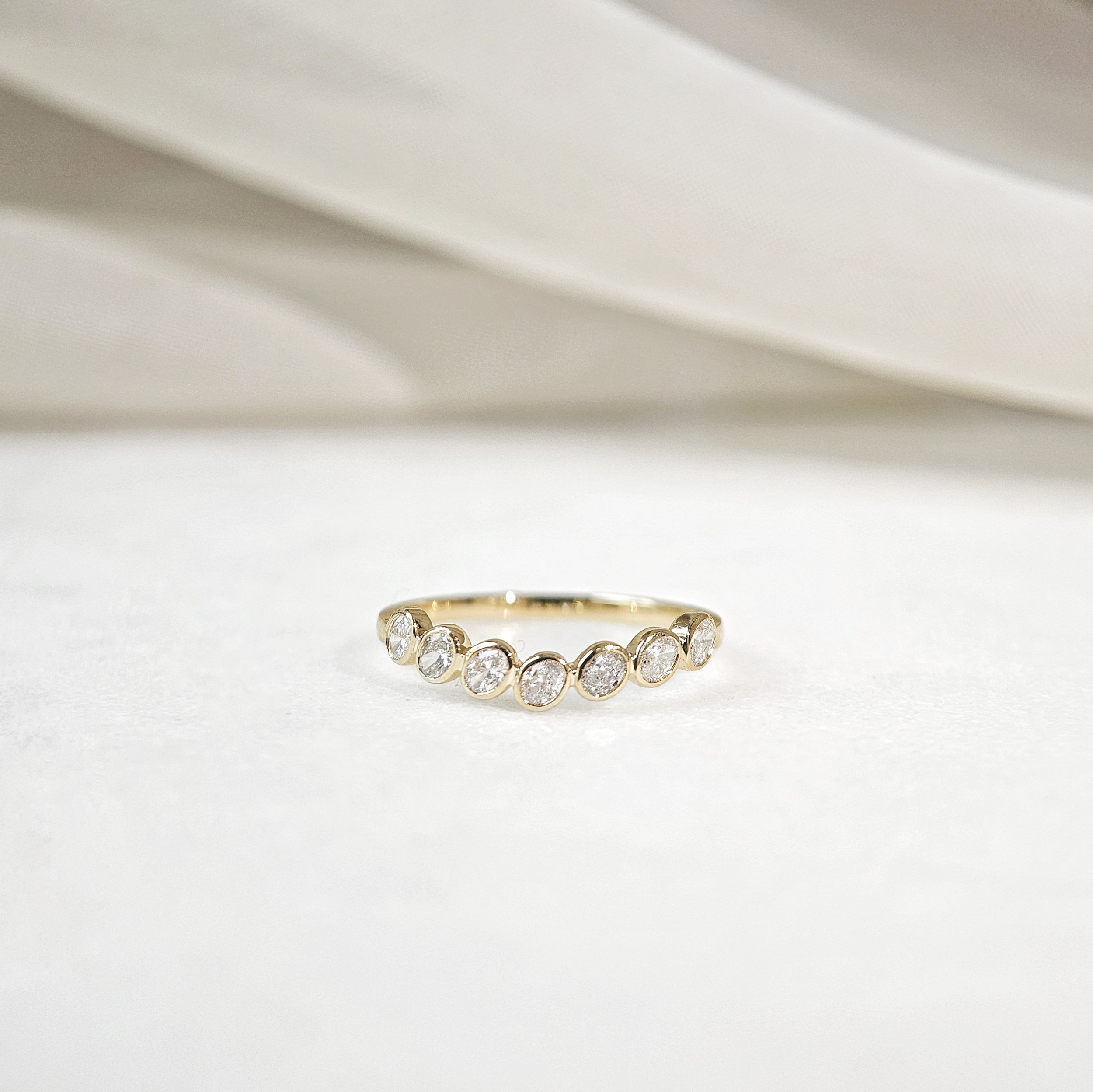 Lumiere Liora Curve Band