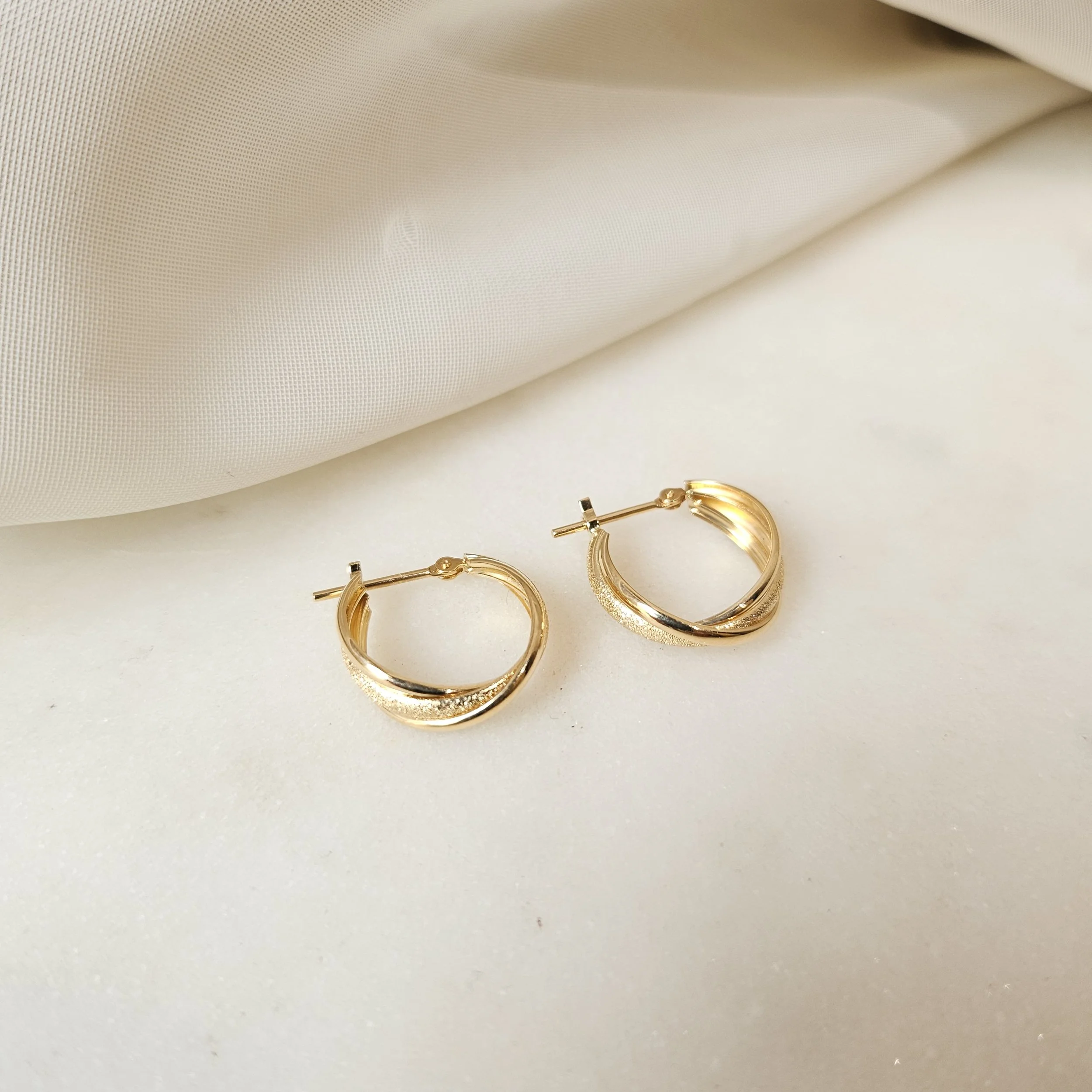 JP-CH210-18K-AURELIA-EARRINGS-01.jpeg