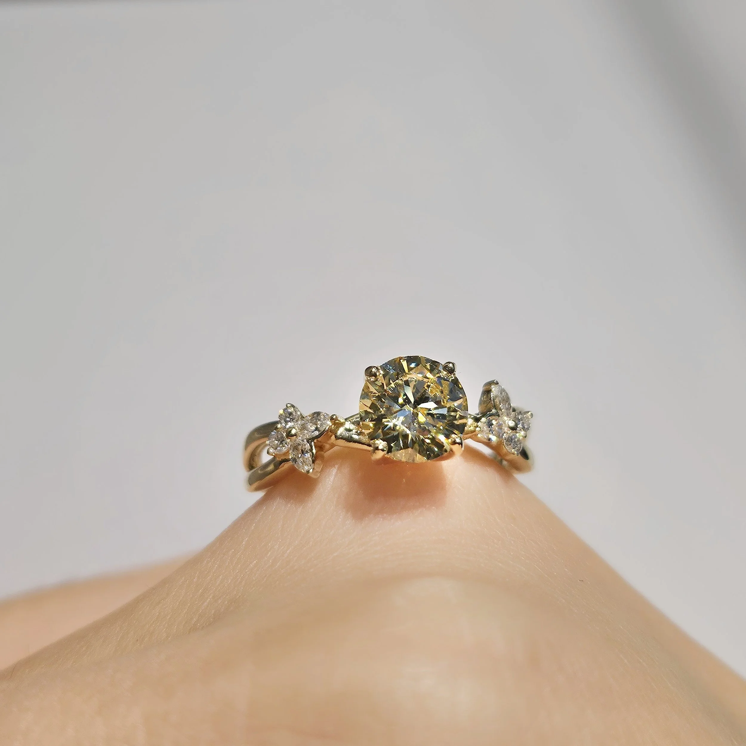 Fleur de Lune Ring