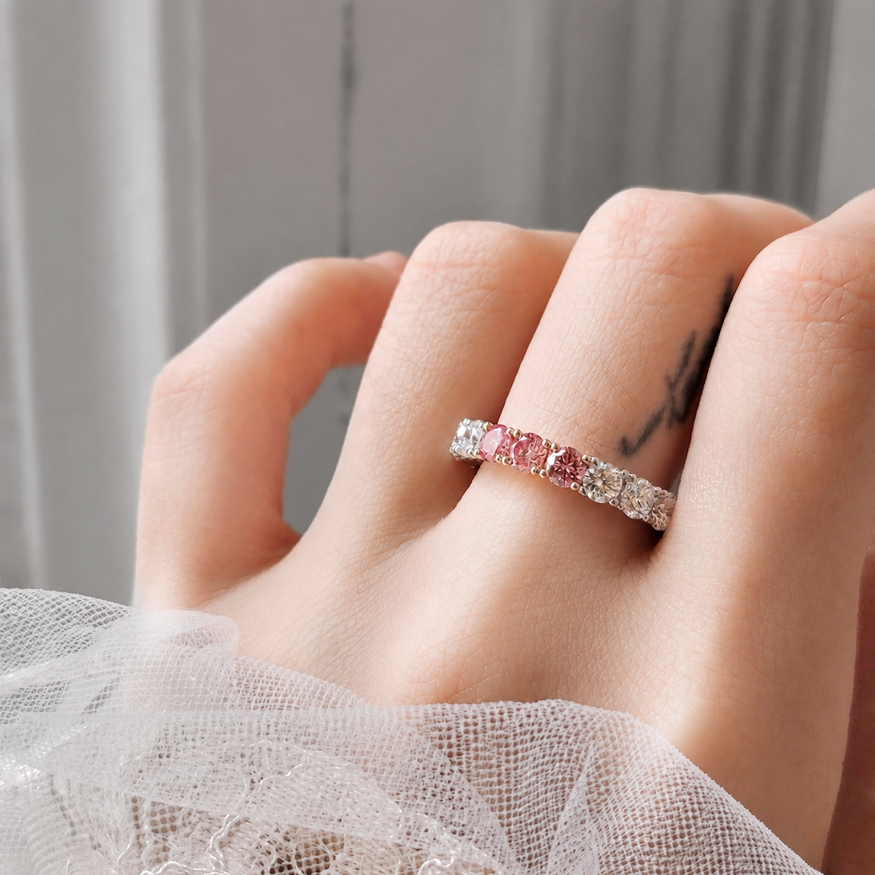 UGRPLB1633-SORAYA-WHITE-AND-PINK-LAB-GROWN-DIAMOND-BAND-02.png