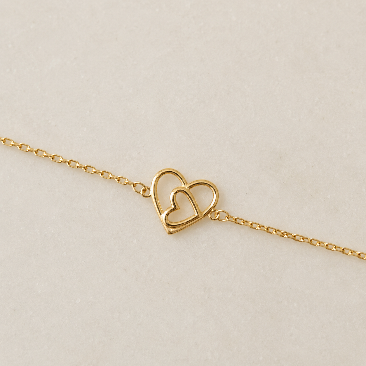 18BBA79700171*19-18K-HEARTLINK-BRACELET-04.png