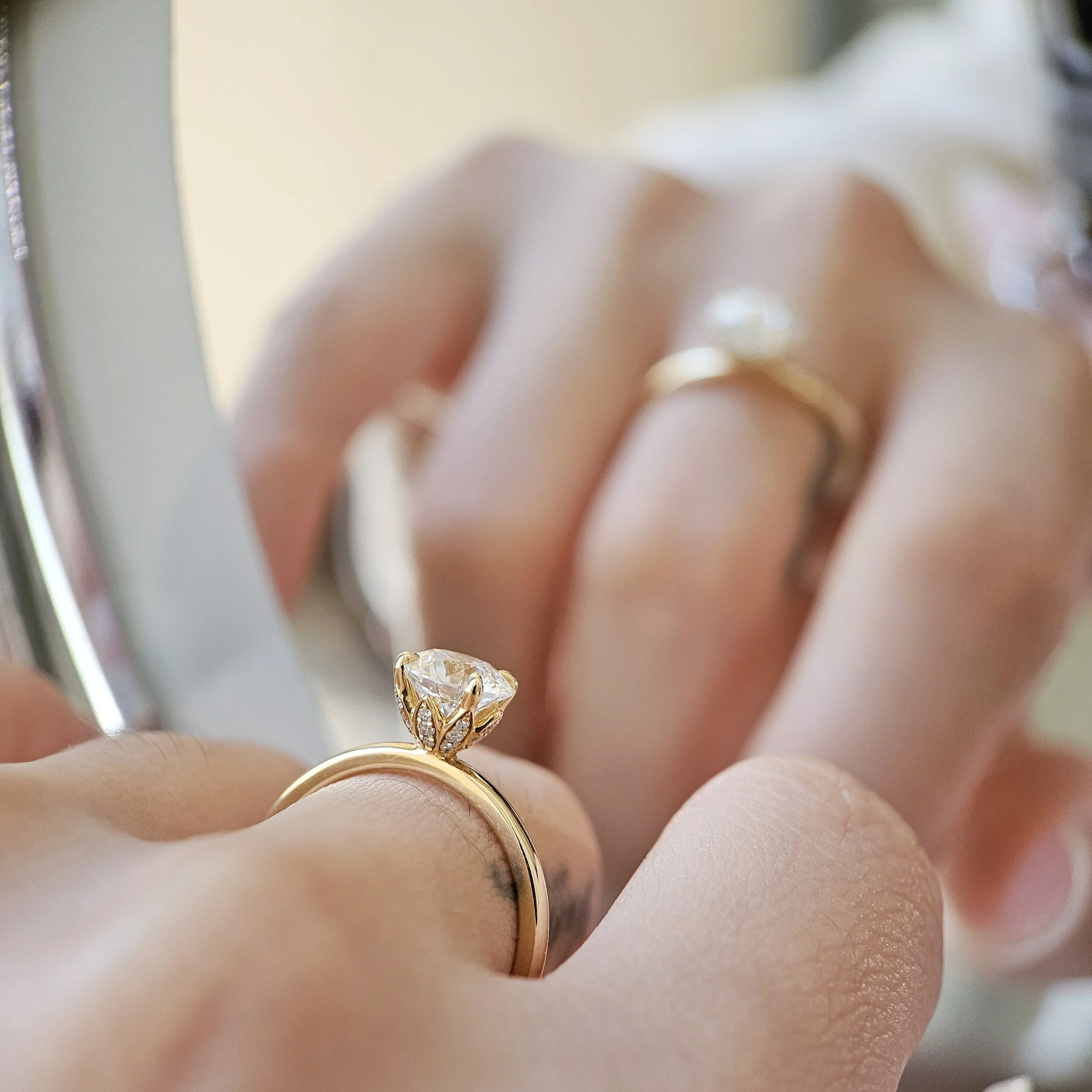IGI775631866-The Lotus Round Diamond Ring-07.jpeg