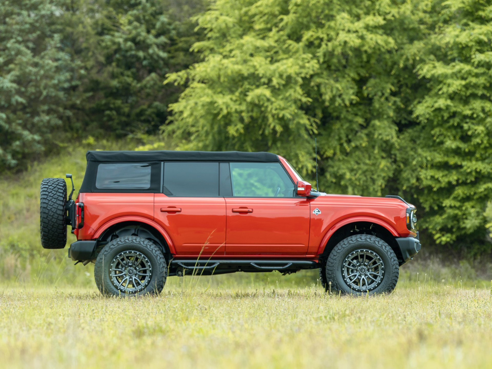 Retro-Designs-TLC-4x4-Speed-And-Shutter-Bronco-Photo-Shoot-16.jpg
