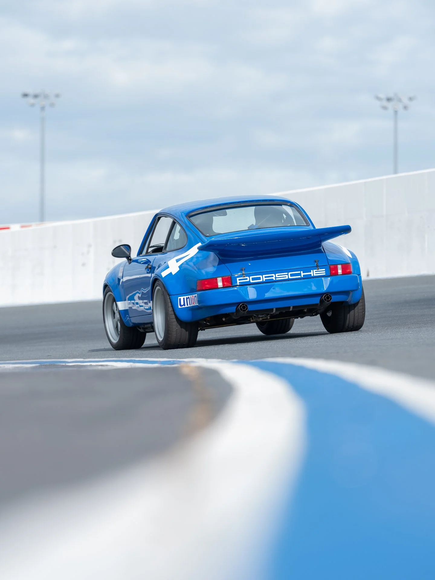 retro-designs-tlc-4x4-porsche-911-photos-02.jpg