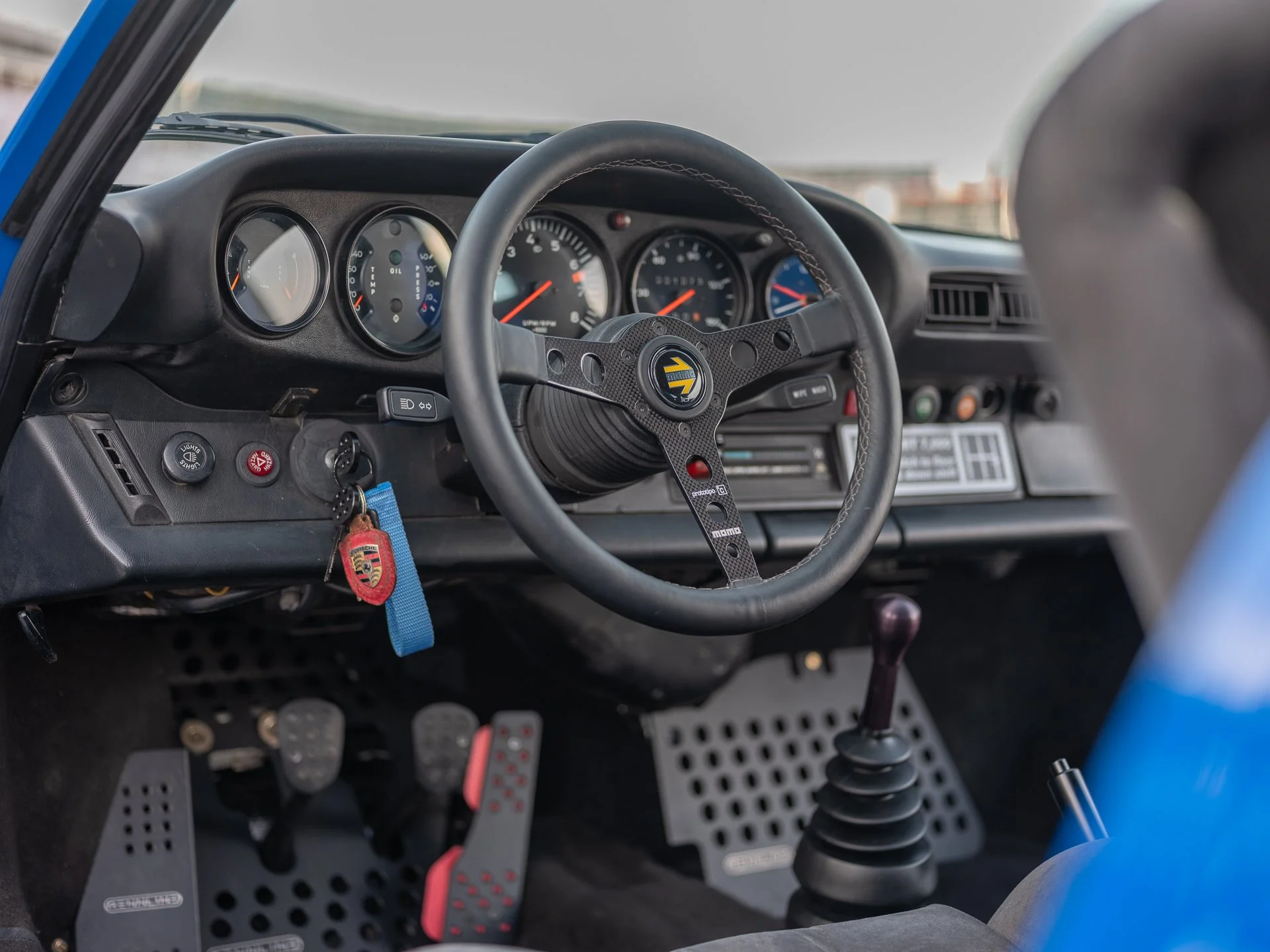 retro-designs-tlc-4x4-porsche-911-photos-12.jpg