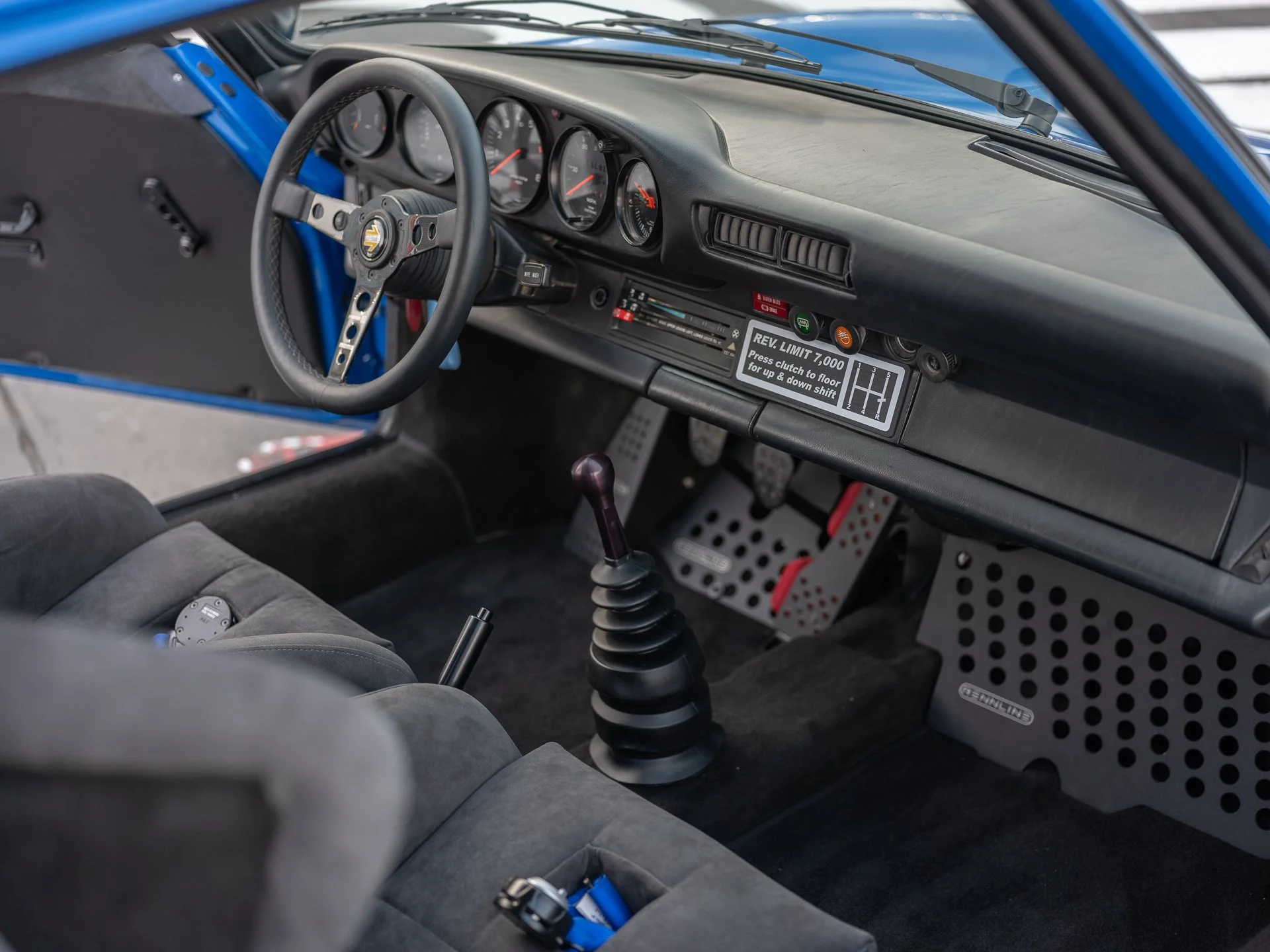 retro-designs-tlc-4x4-porsche-911-photos-13.jpg