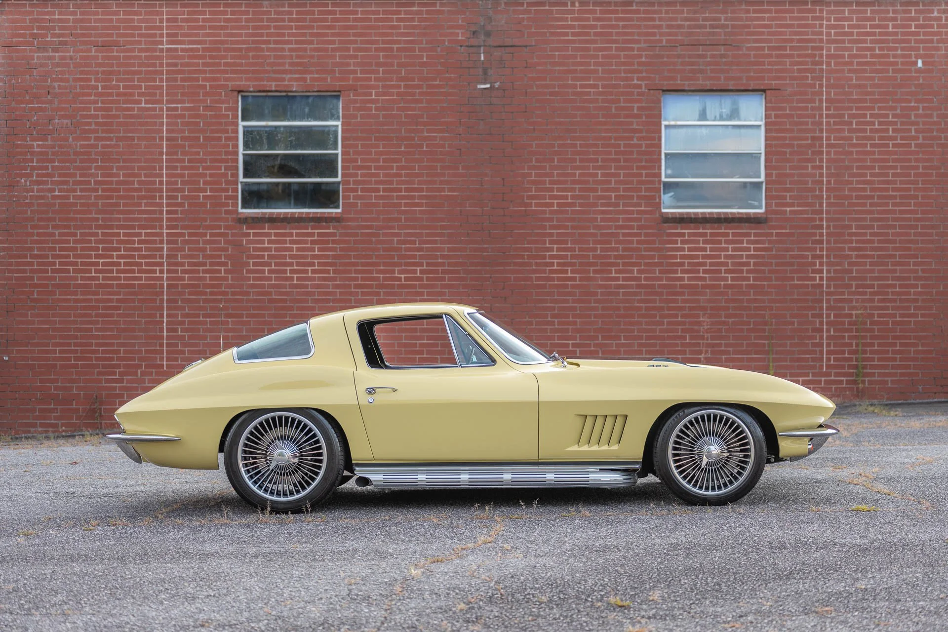 1967-Chevrolet-Corvette-03.jpg