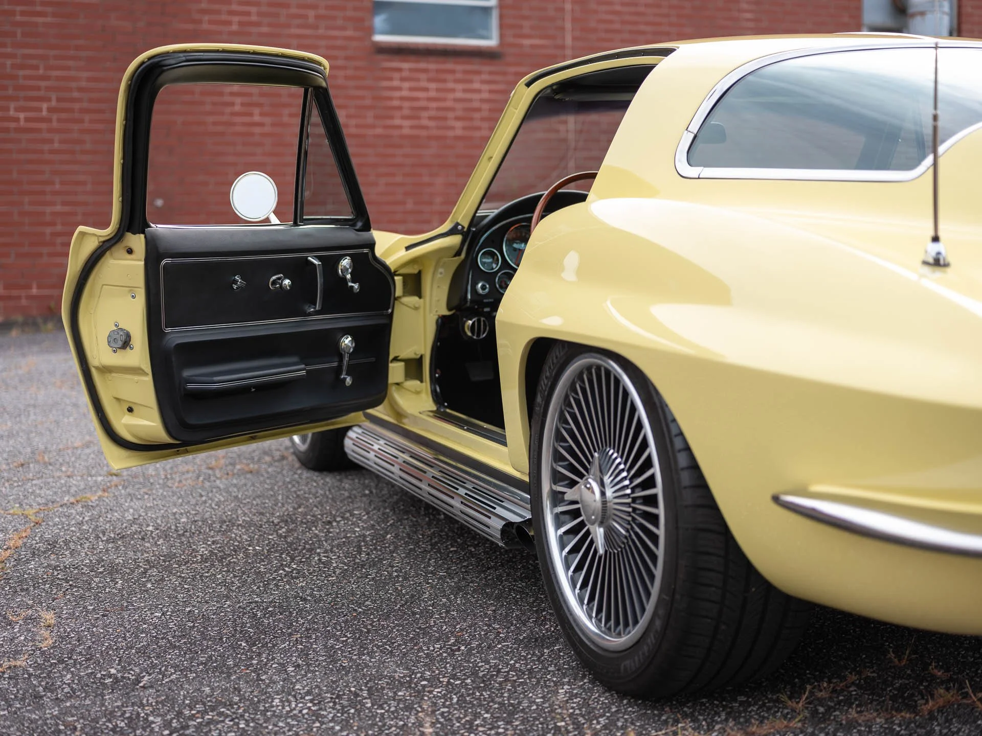 1967-Chevrolet-Corvette-13.jpg