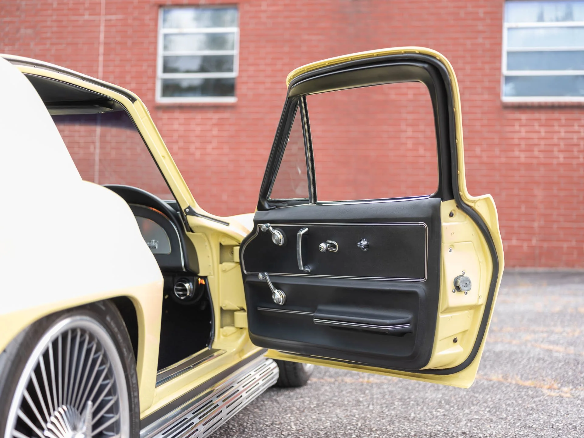 1967-Chevrolet-Corvette-19.jpg