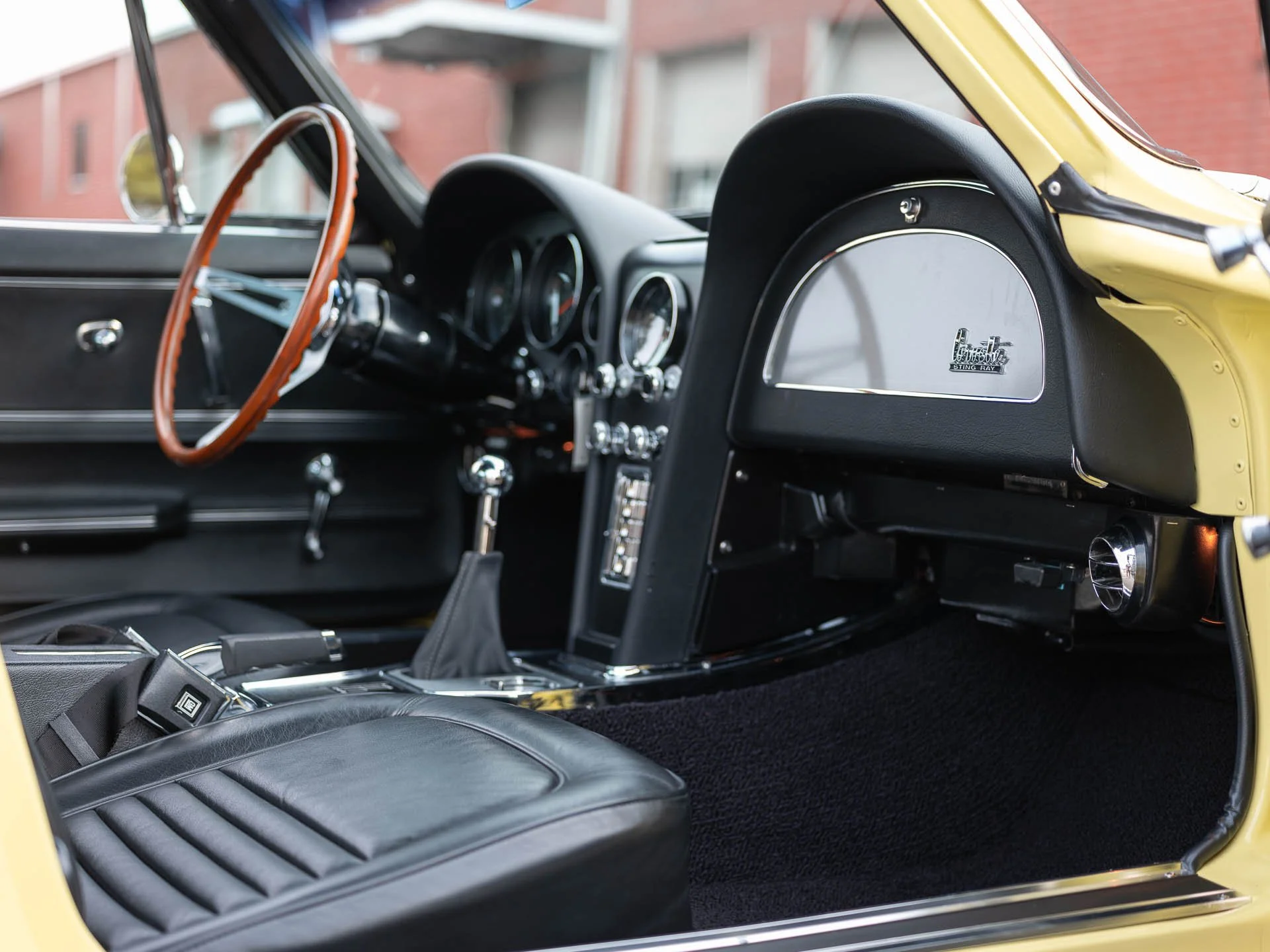 1967-Chevrolet-Corvette-21.jpg