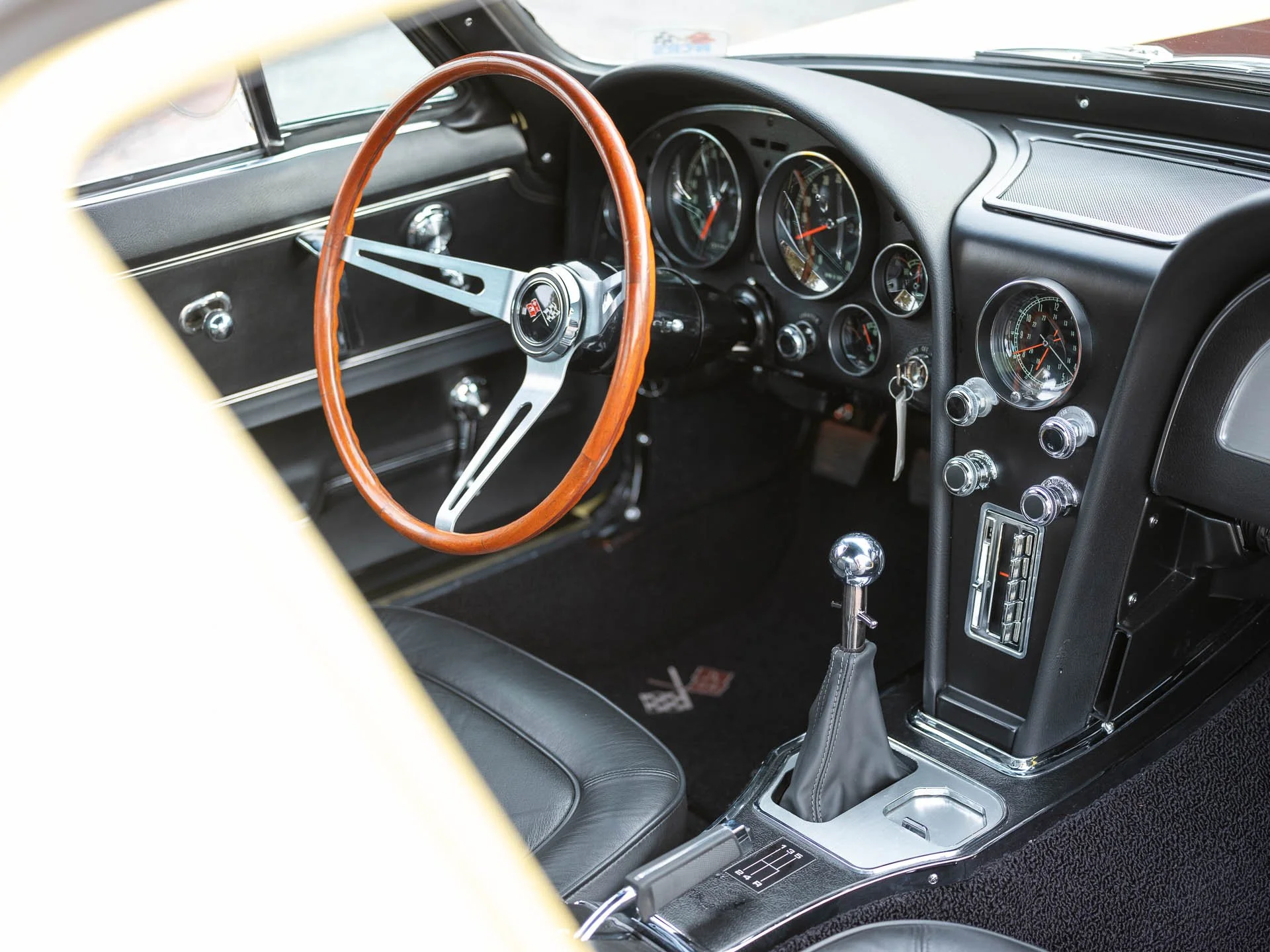 1967-Chevrolet-Corvette-23.jpg