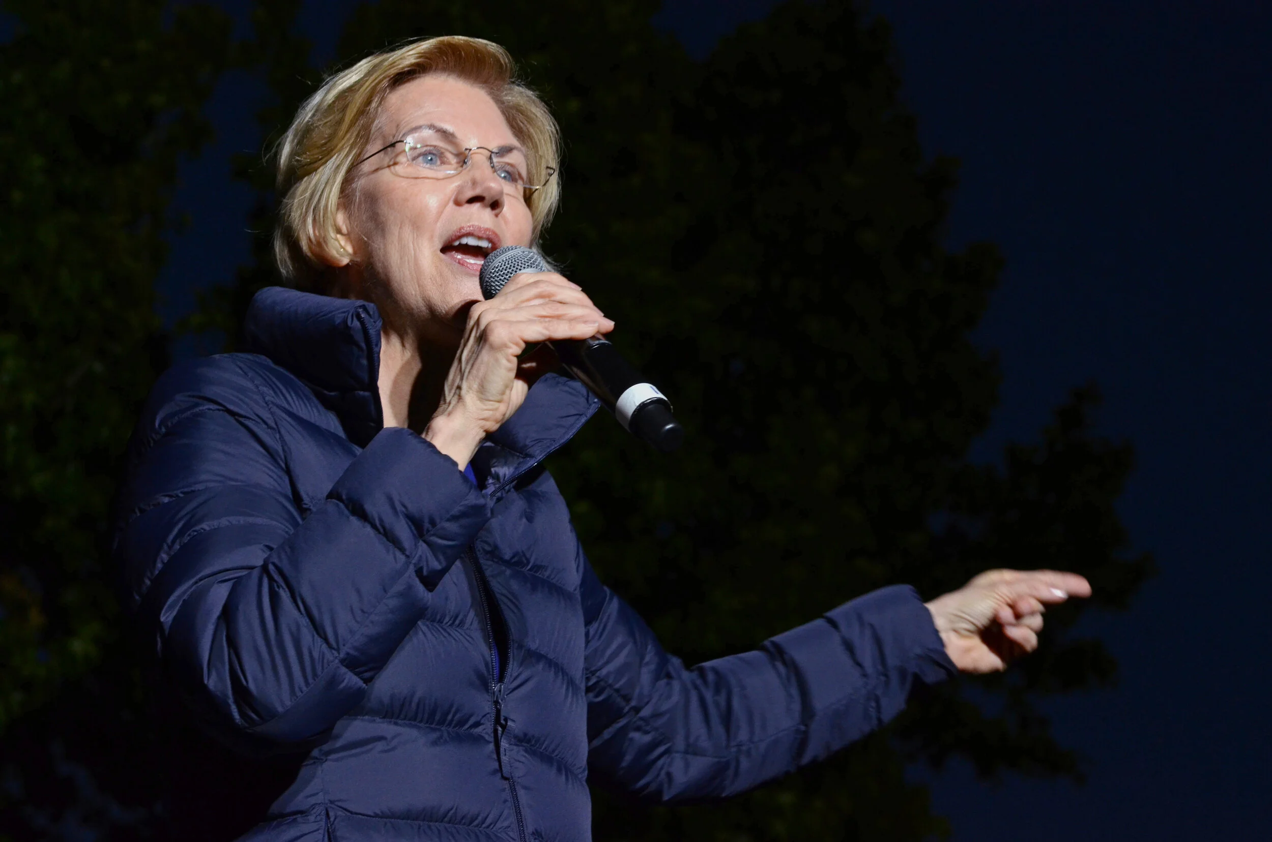 Warren gestures emphatically while giving a speech during her rally in Oakland on May 31, 2019. Warren's platform includes universal childcare, cancellation of student debt, and environmental reforms. Photo by Eric Fang