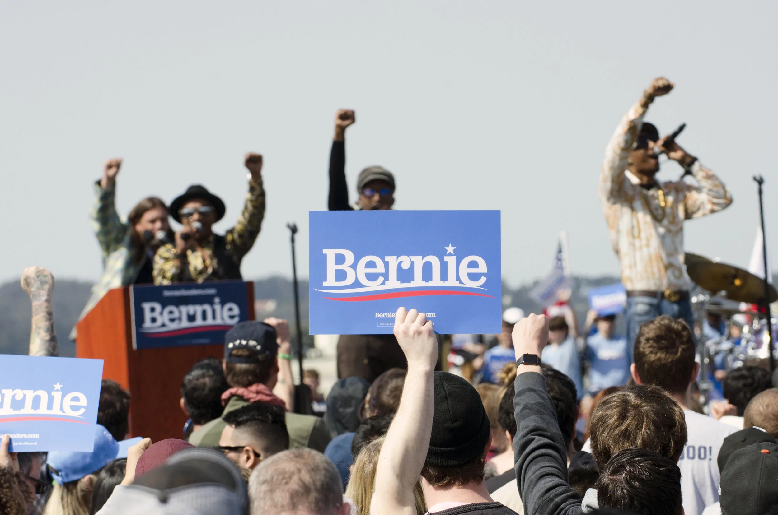 Fists raised, Oakland-based soul band Tony! Toni! Toné! plays a song for the crowd before Sanders’ San Francisco rally on March 24, 2019. The band first formed in Oakland in 1988. Photo by Eric Fang