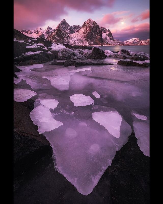 The cold beauty of winter. I love summer but I'm also in love with ice and snow. What about you?
.
.
Feel free to check out my webiste to find my photography ebook and my in-depth Lightroom and Photoshop Masterclass. Link in the bio. 👍🏻📷📖
.
.
.
.