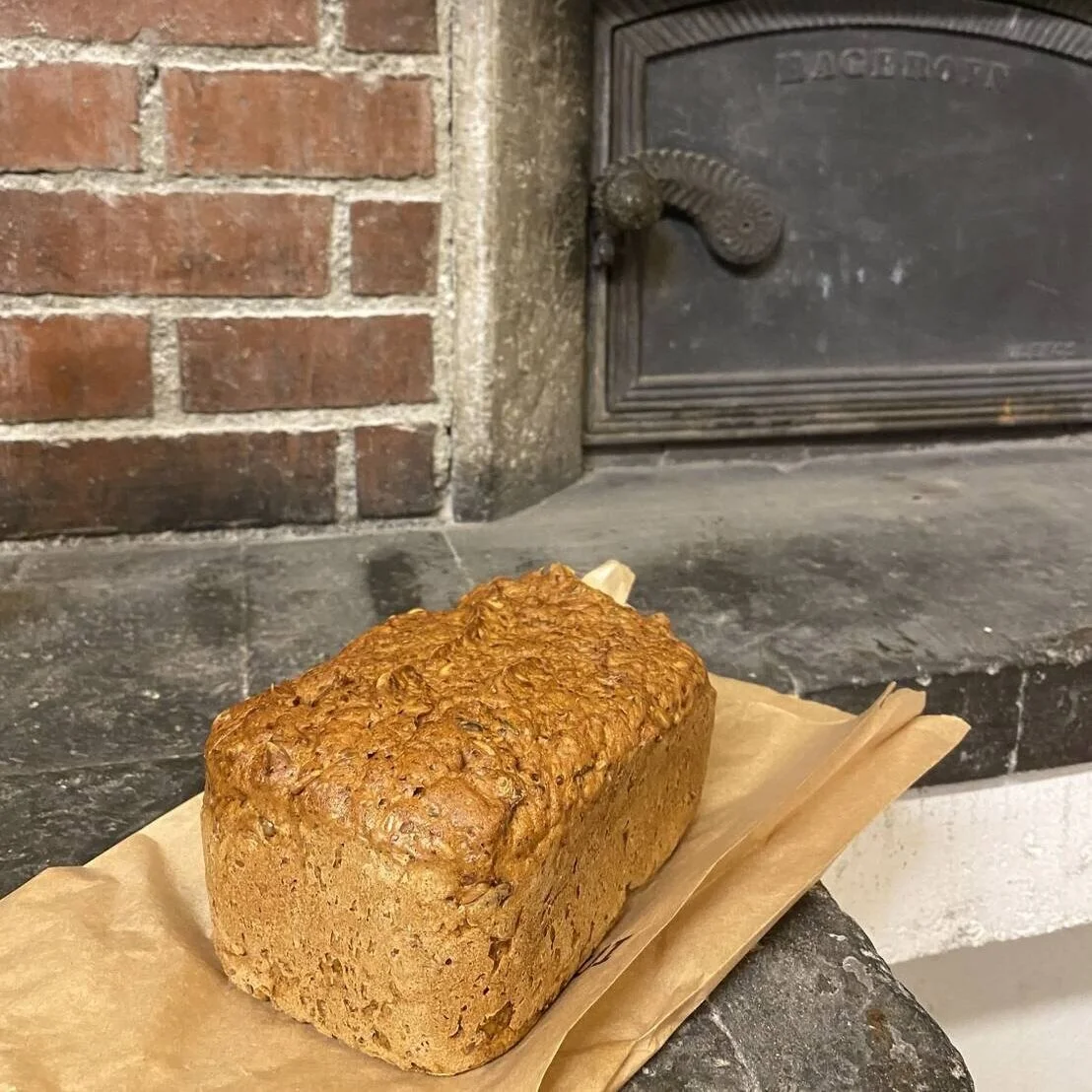 GLUTENFRITT GROVBRØD
