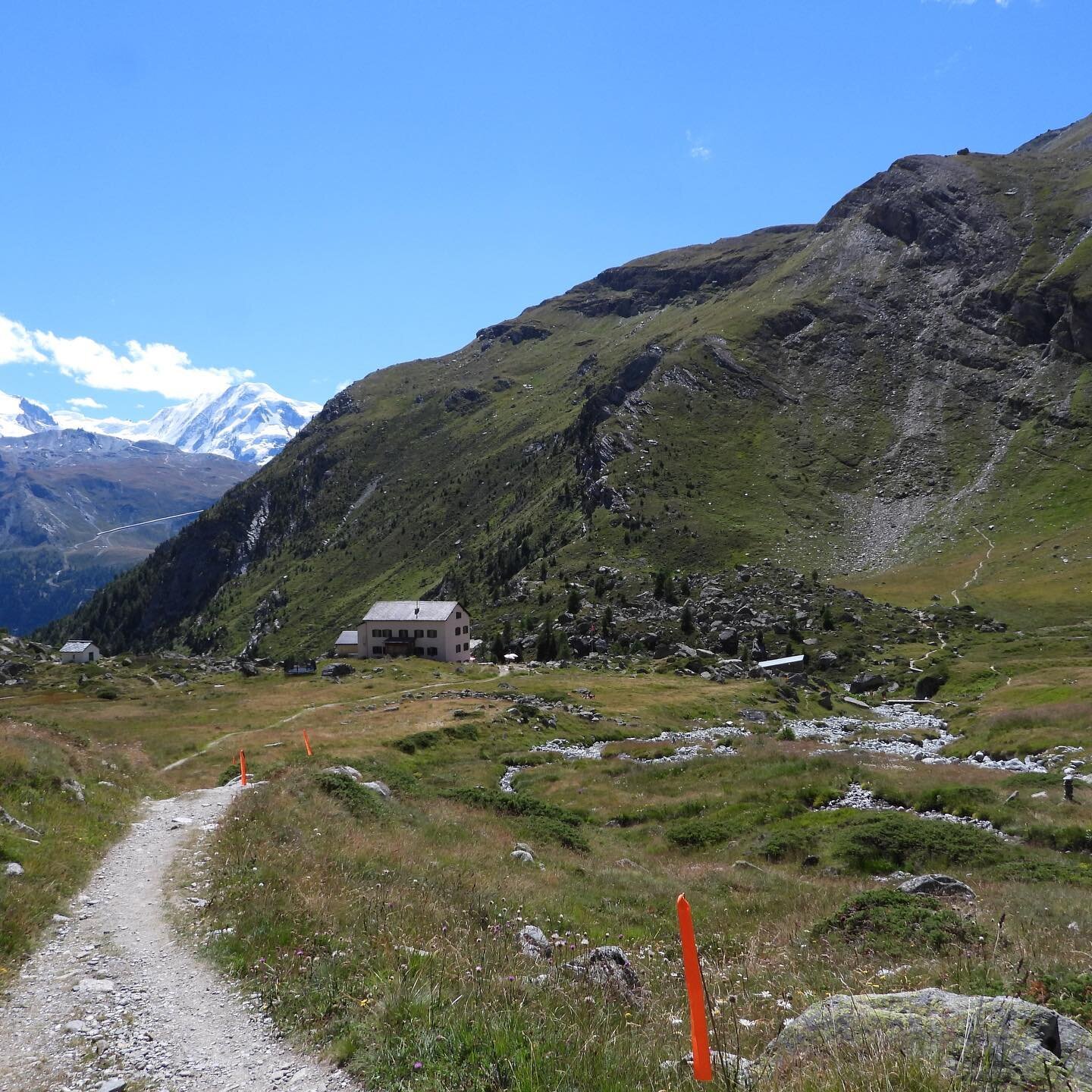 Wir w&uuml;nschen allen Teilnehmern am Ultraks in Zermatt einen tollen Lauf und #staystrong. #Marmotatrailrunning #ultrakszermatt #stayfit