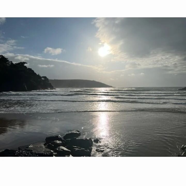 Sunshine, sea, swimming, sprits across the beach, smiles all round and not much shivering.
Thank you, Emma, for  booking a lesson and braving the water.
Who's next

#openwaterswimmingcoach
#salcombe #wildwater #wildswimming #wildswimminguk