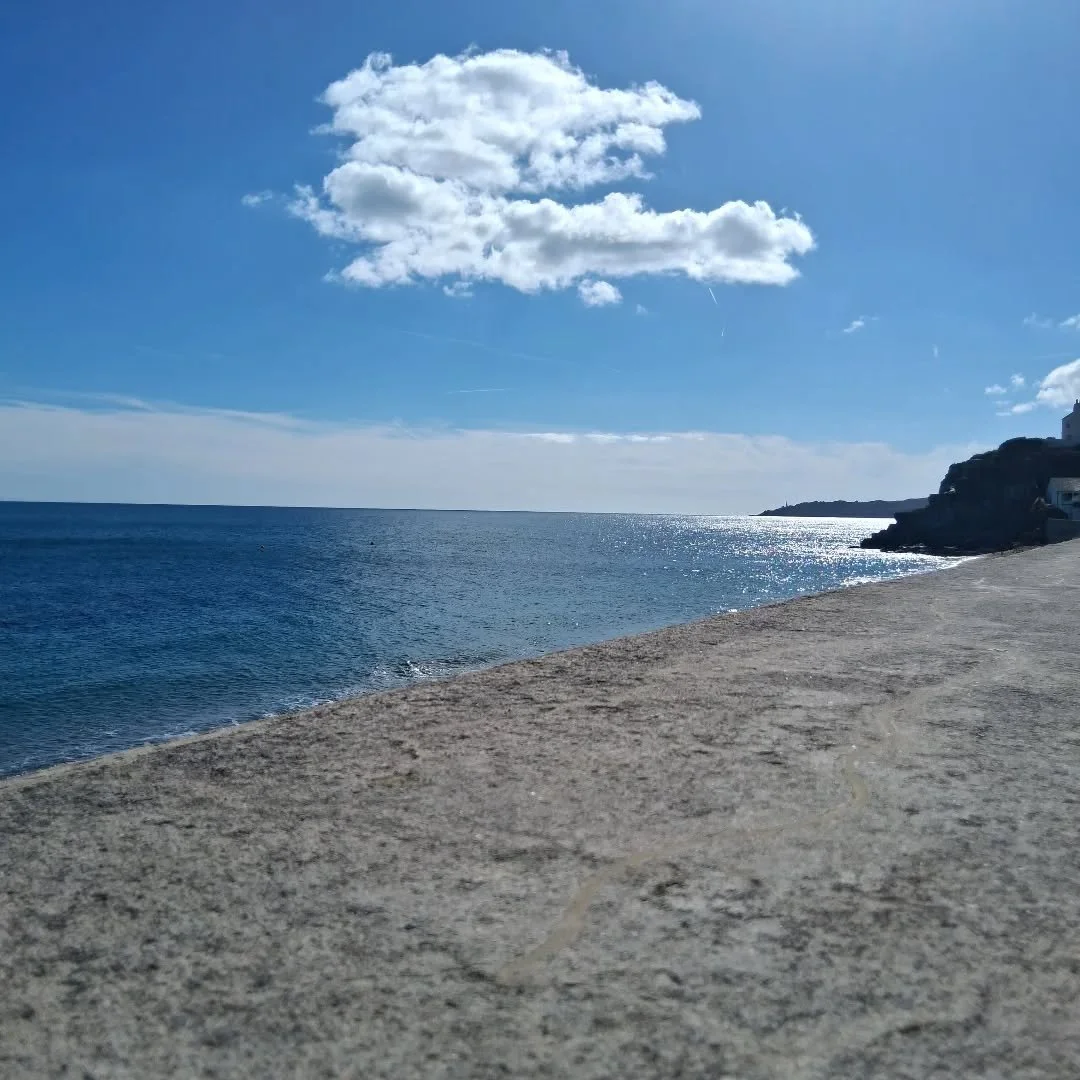 Back into the blue sea to coach some lovely swimmers and have a  stretch out myself.
Glistening in the sunshine is a lighthouse....next swim is from the Eddystone Lighthouse back to shore.
Conditions are looking great for Wednesday so watch this spac