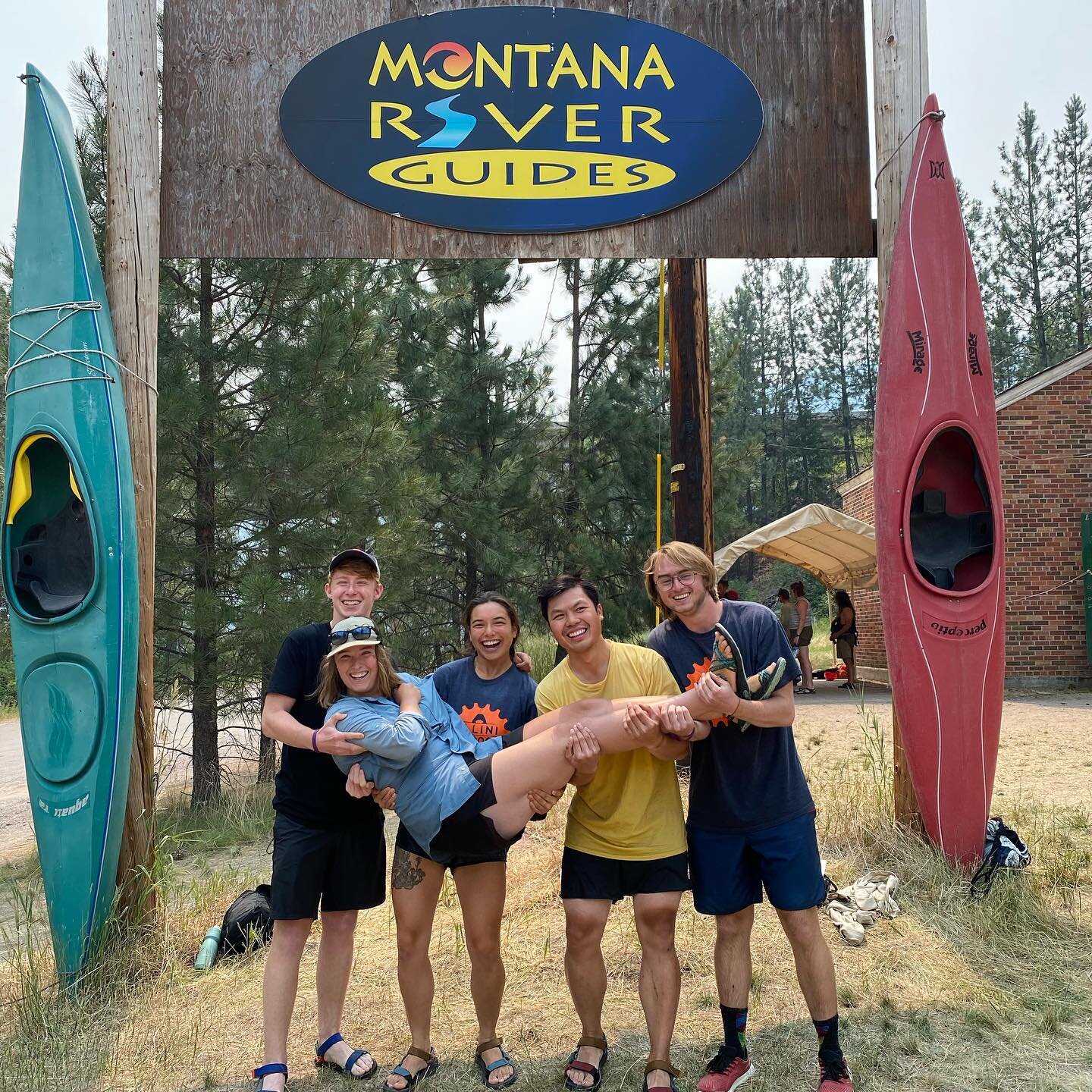 Day 55 (Rest Day): The team took a break from biking and went white water rafting with the @montanariverguides ! Thank you for showing us a wonderful time!
 🚣🏽&zwj;♀️🌊
**Follow our team blog below**
http://illini4000.org/journals
.
.
.
.
#illini40