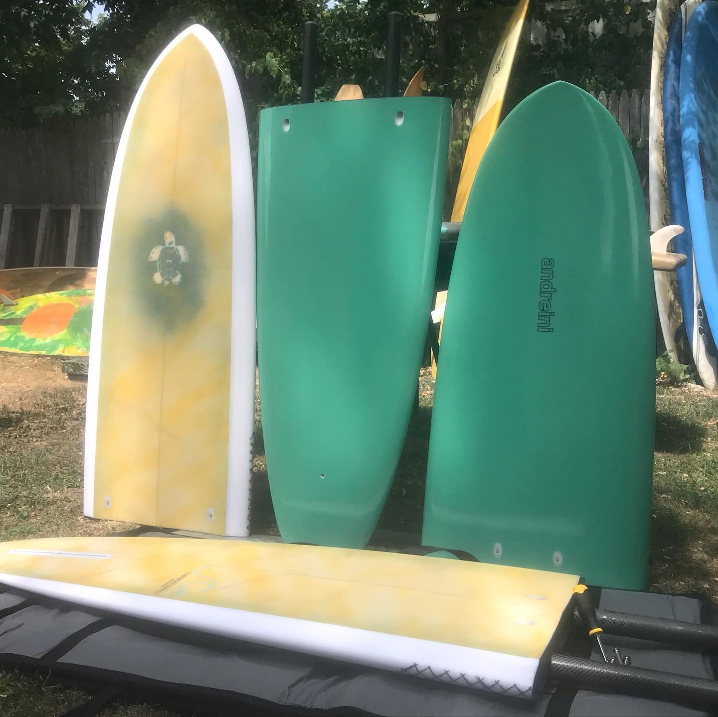 These 2 Carbon Compact Boards, shaped by @marcandreini came out great! 

Glasswork &amp; Carbon Compact system work done by @naturesshapes &amp; @edgarsurf 

These are for Marc and a friend so they are not for sale&hellip; but come by the shop to che