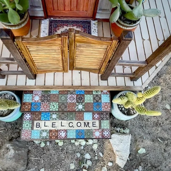 Happy spring everyone! It&rsquo;s a beautiful day here in Pioneertown, we have the @johnwaynecancerfoundation half marathon finishing up soon, a craft fair, and the Pioneertown Mayoral Inauguration at 2pm with our new mayor, @thetinychefshow !
.
.
I 