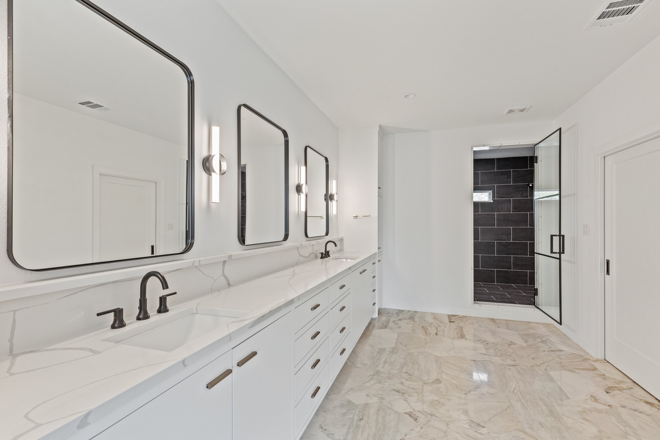 11 Master Bath.jpg