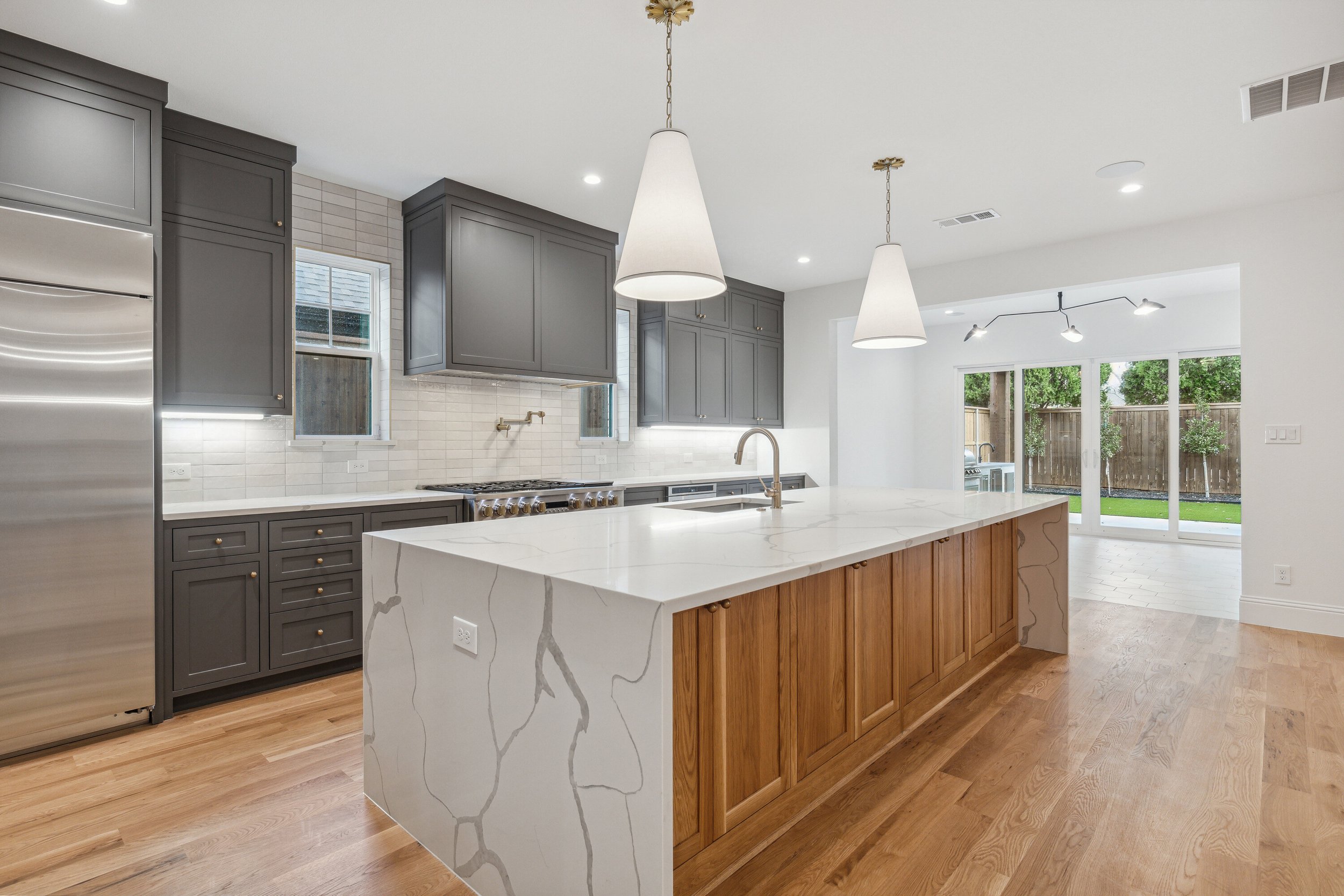 6 - 7912Nimrod Kitchen sunroom 2.jpg