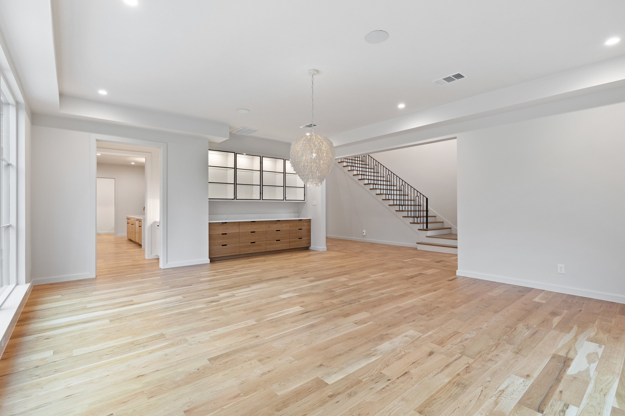 6 Elderwood Dining serving mls.jpg