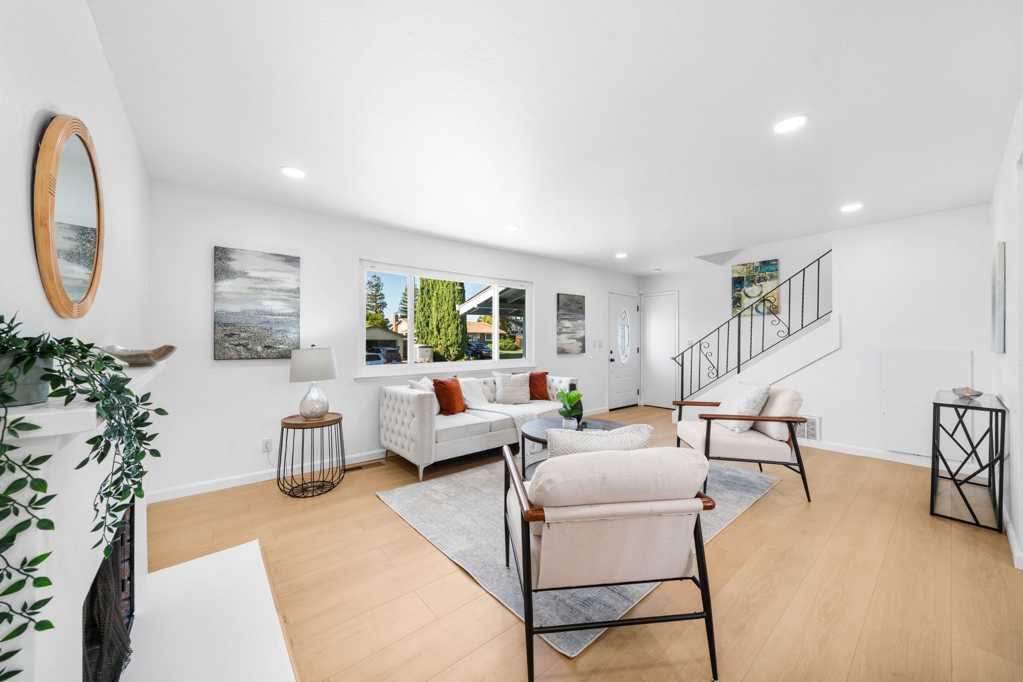 5-web-or-mls-48346 Cottonwood St - Interior-3.jpg