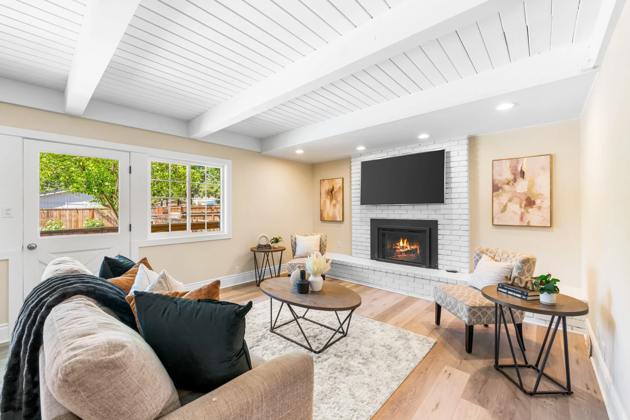 12-web-or-mls-2242 Pleasant View Ln-55.jpg