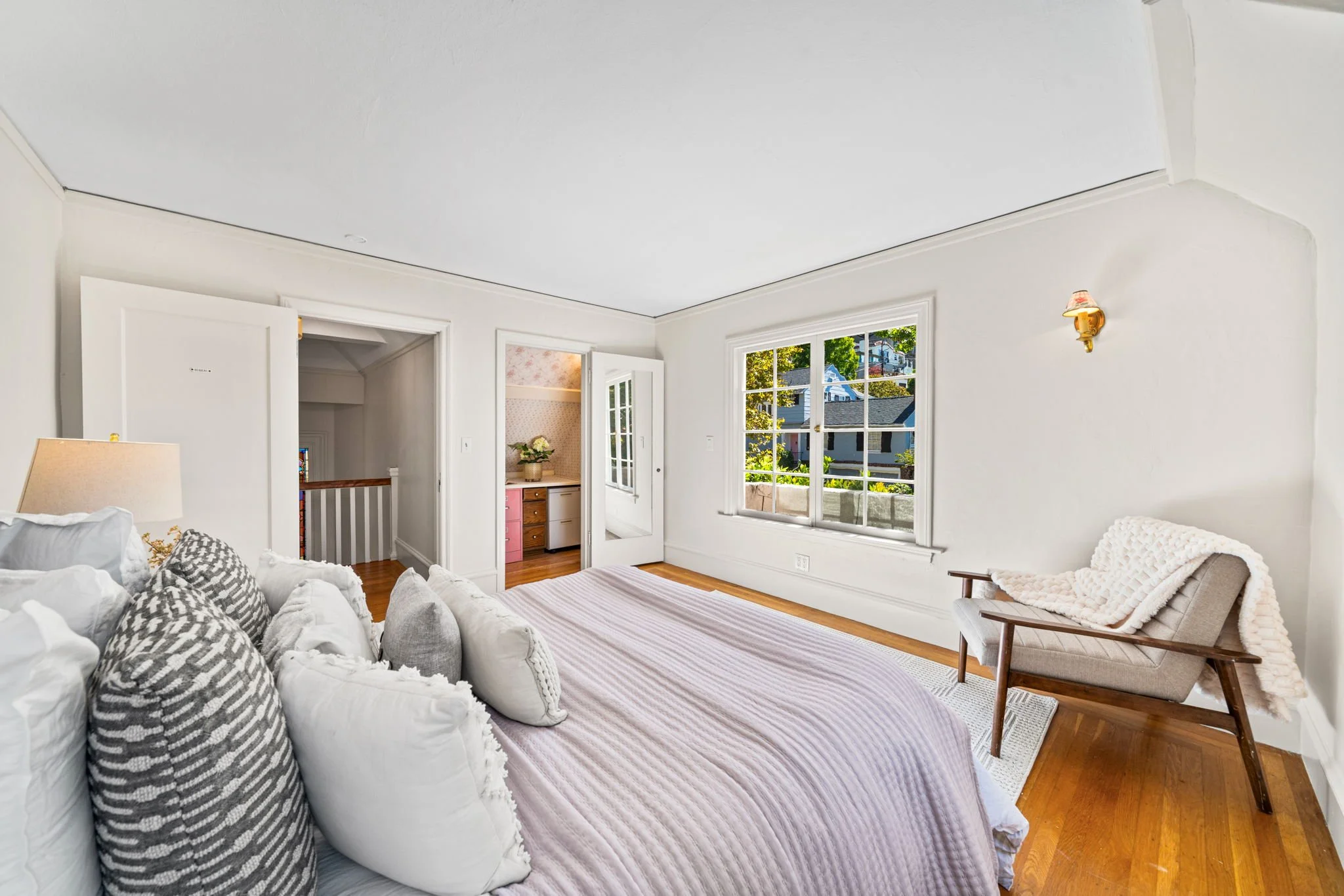 33-web-or-mls-1462 Trestle Glen, Oakland-31.jpg