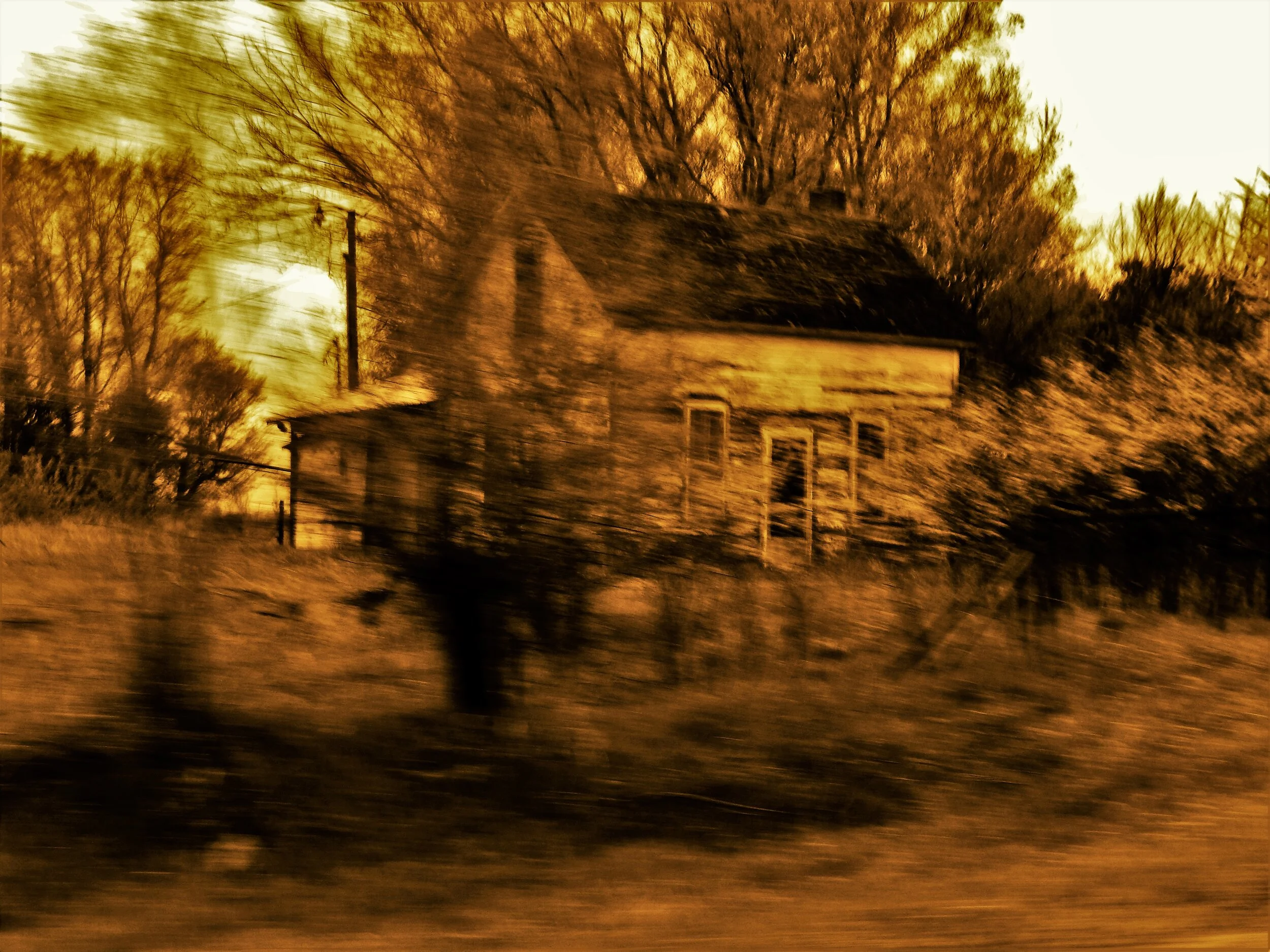  Abandoned farm house in rural South Dakota. 